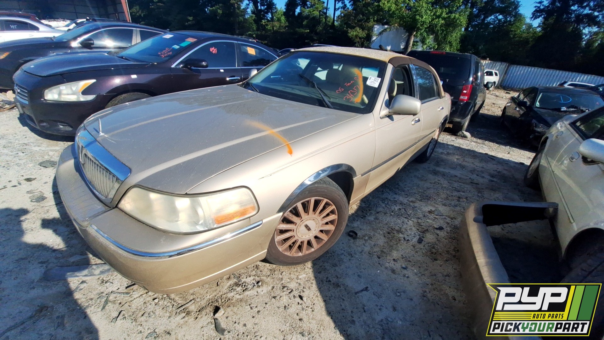 2005 LINCOLN TOWN CAR partes disponibles