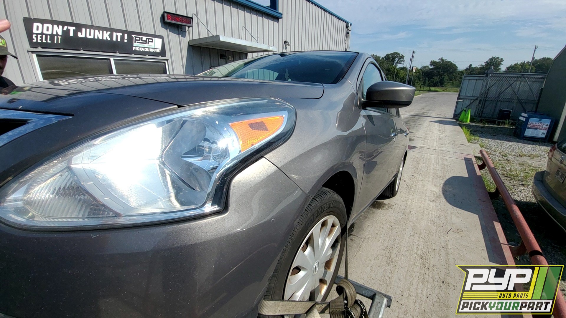 2016 NISSAN VERSA partes disponibles