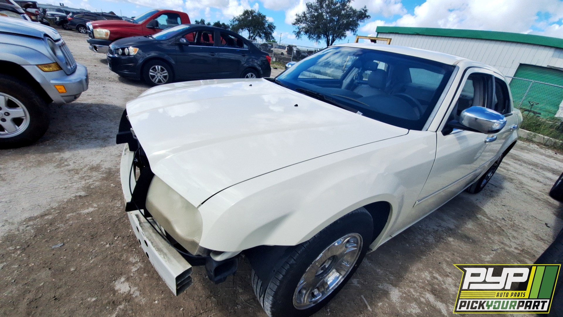 2006 CHRYSLER 300 available for parts