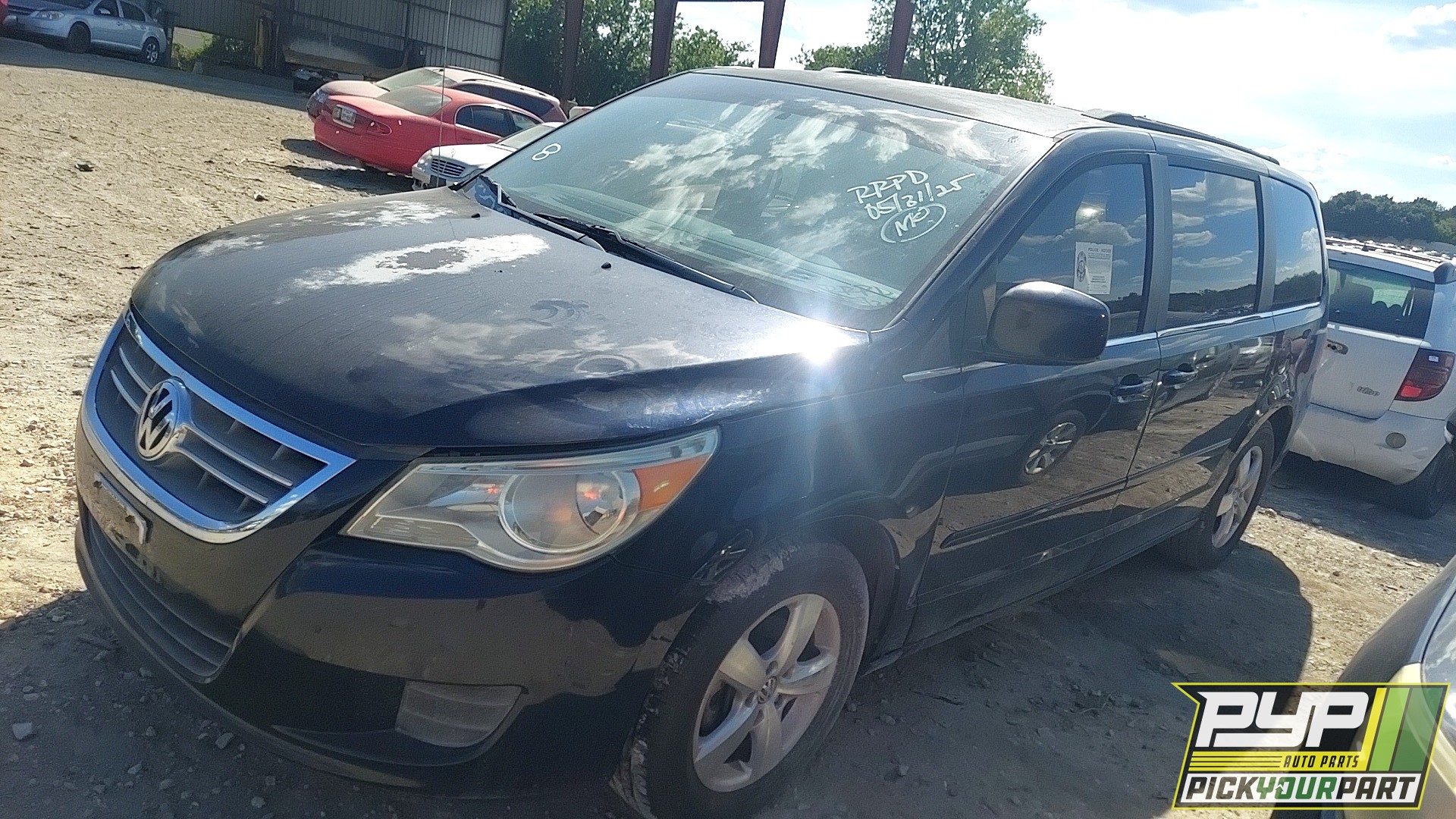 2011 VOLKSWAGEN ROUTAN available for parts