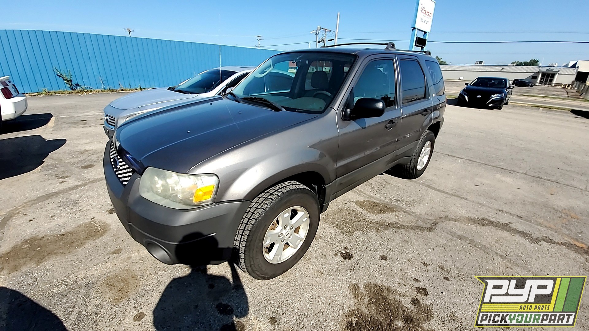 2005 FORD ESCAPE available for parts