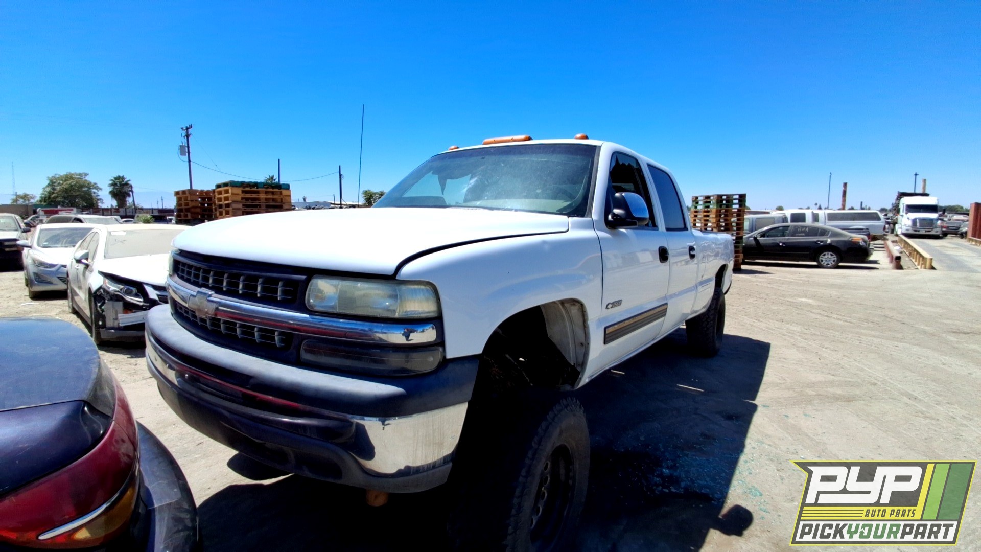 2001 CHEVROLET SILVERADO 3500 available for parts