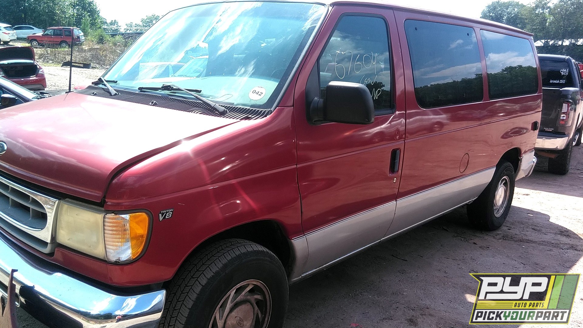 2002 FORD E-150 ECONOLINE CLUB WAGON available for parts