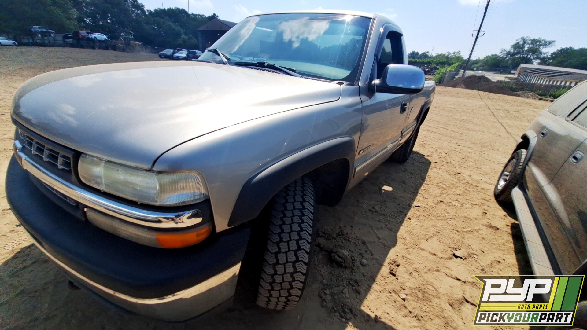 2000 CHEVROLET SILVERADO 1500 available for parts