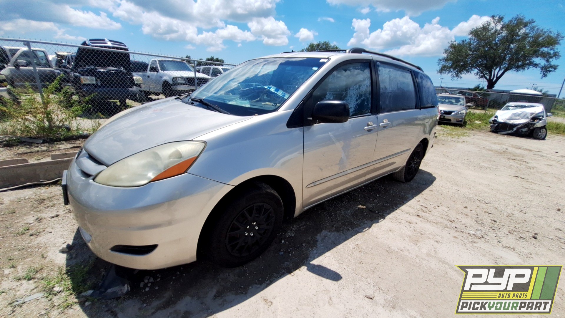 2007 TOYOTA SIENNA available for parts