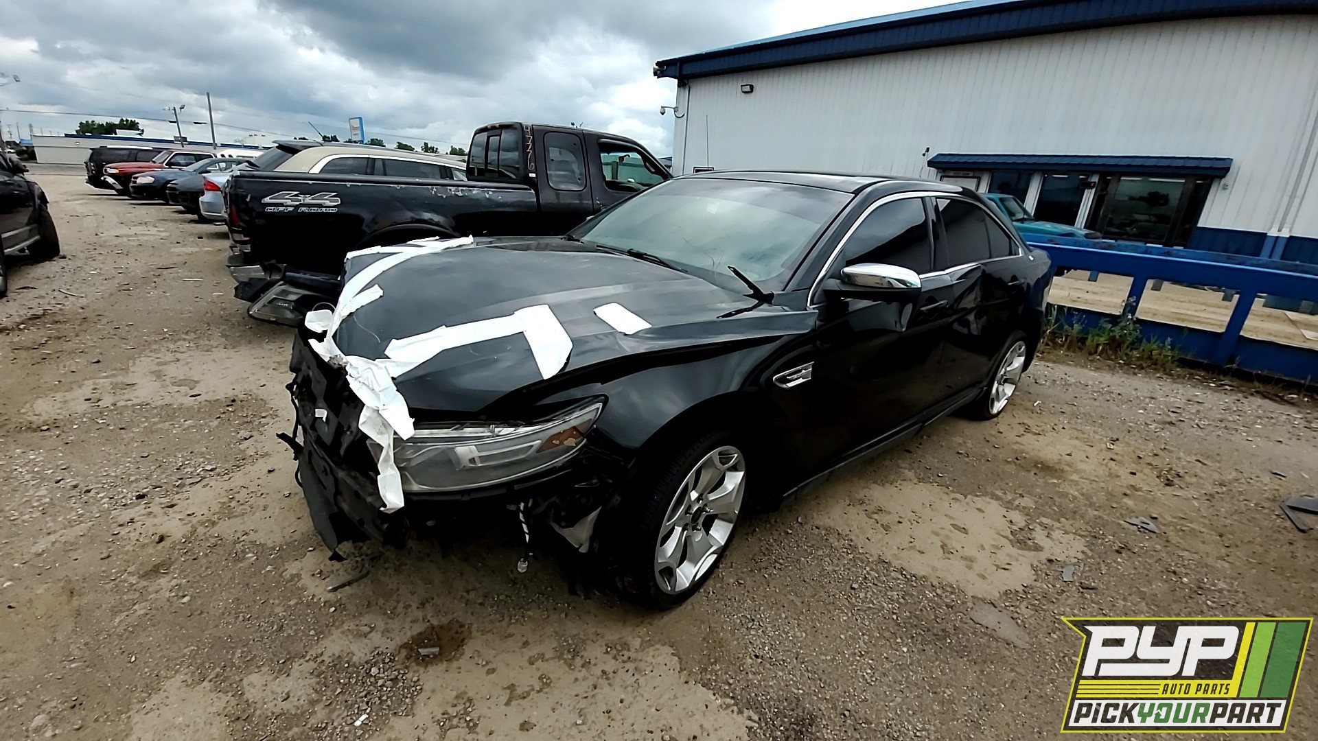 2013 FORD TAURUS available for parts