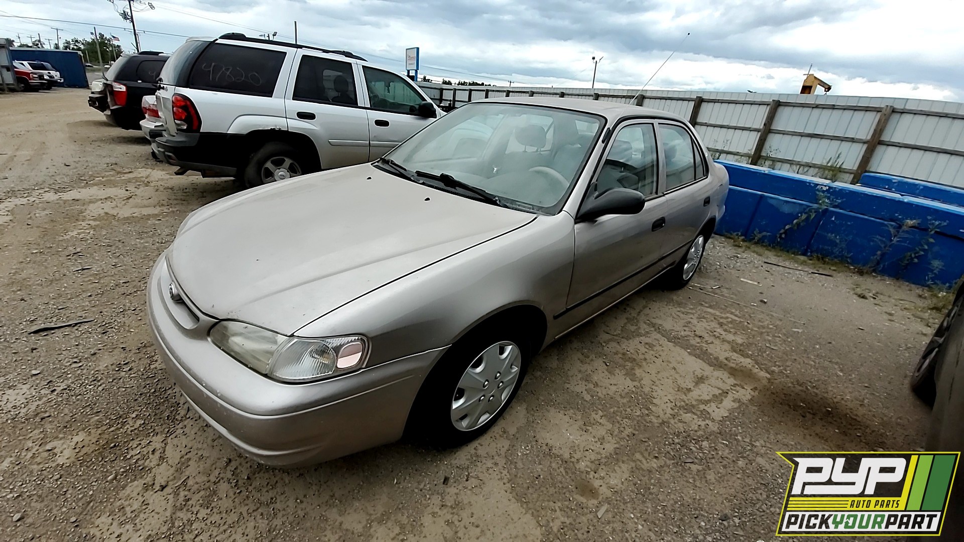 2000 TOYOTA COROLLA available for parts