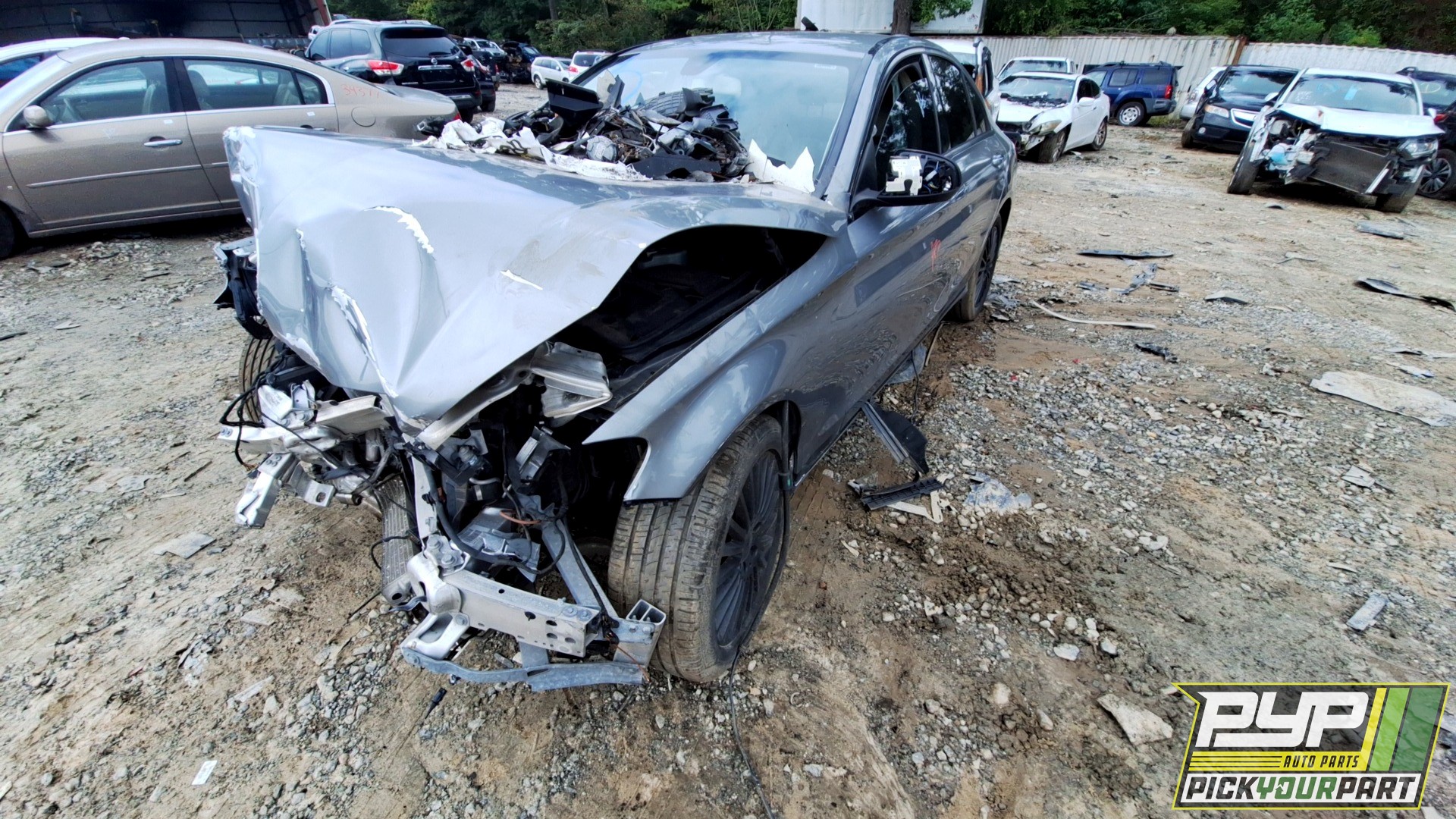 2015 MERCEDES-BENZ C300 partes disponibles