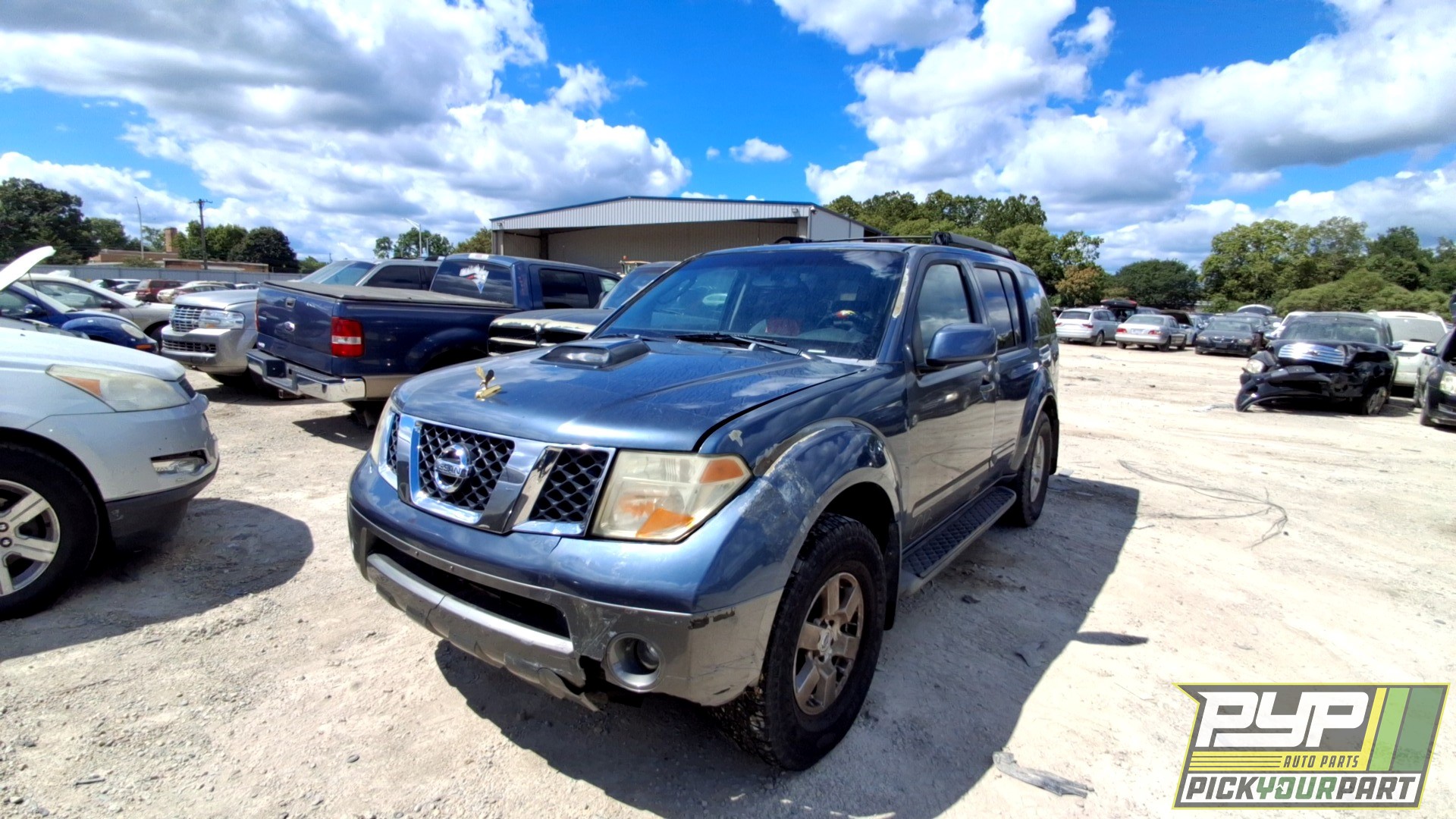 2005 NISSAN PATHFINDER available for parts