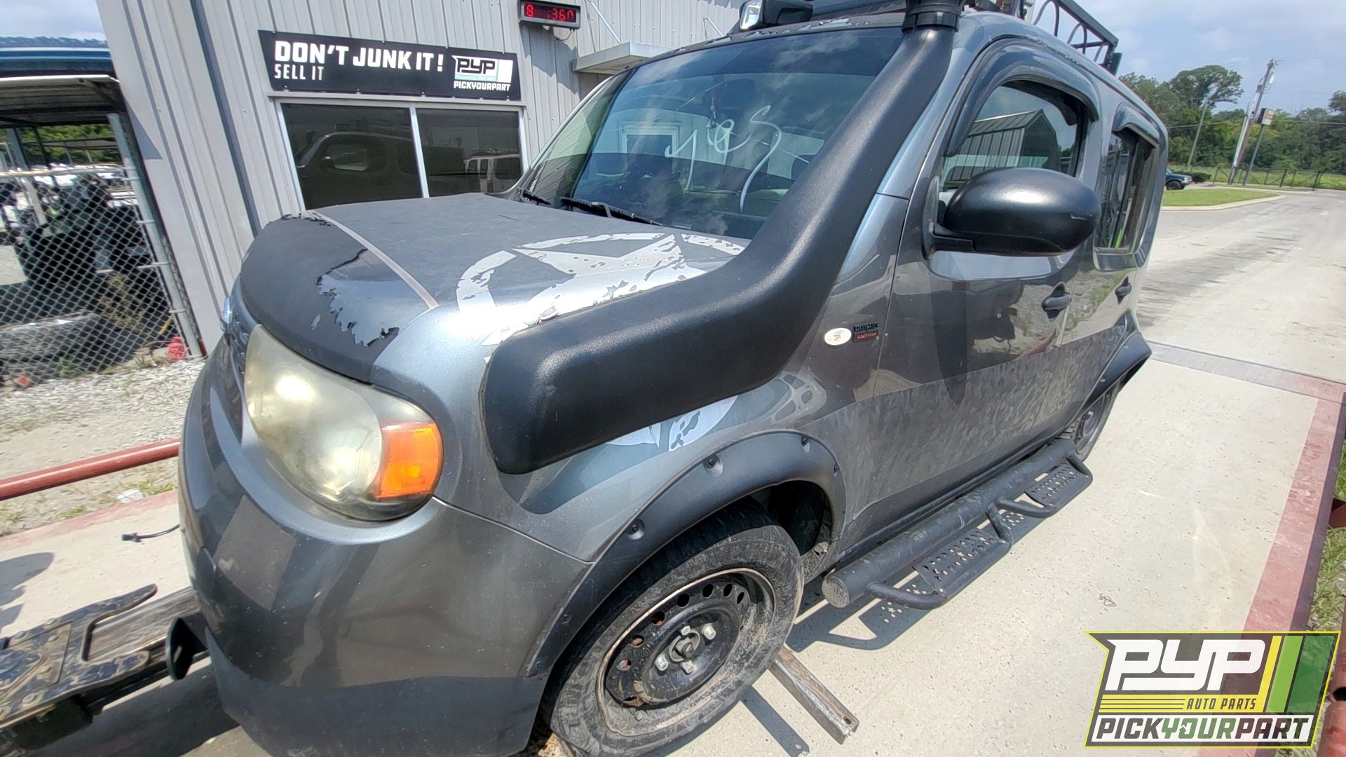 2010 NISSAN CUBE available for parts