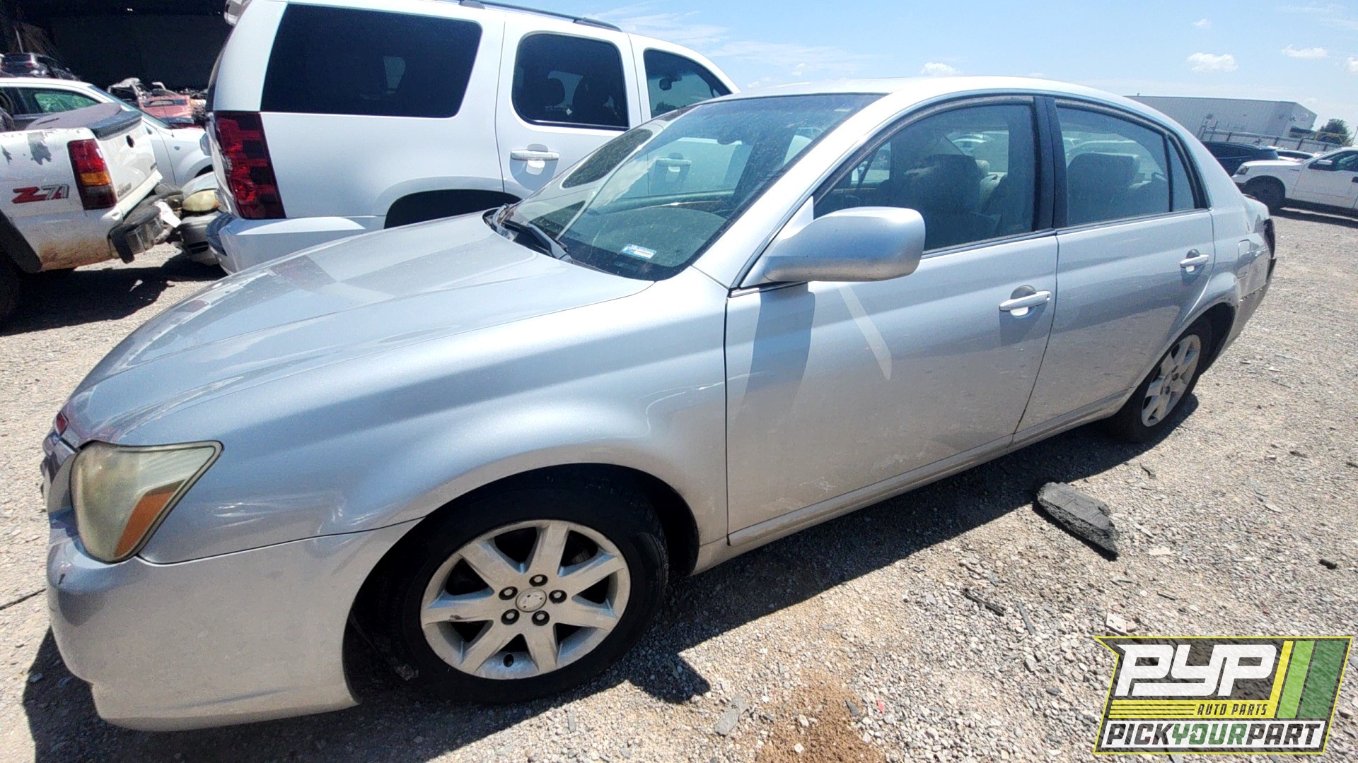2005 TOYOTA AVALON available for parts