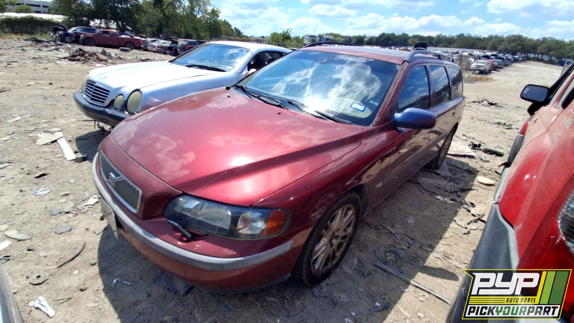 2003 VOLVO V70 available for parts
