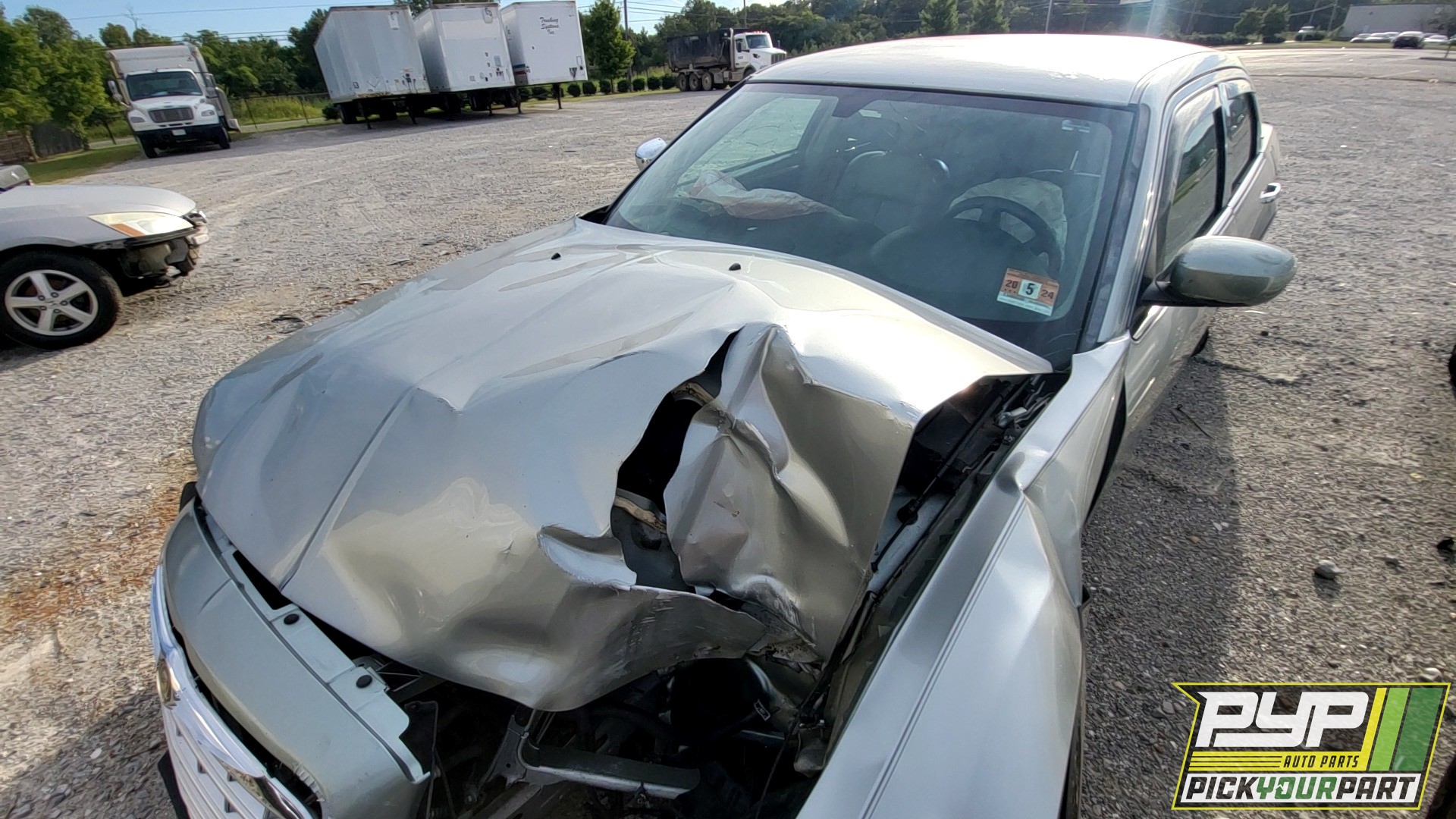 2005 CHRYSLER 300 available for parts