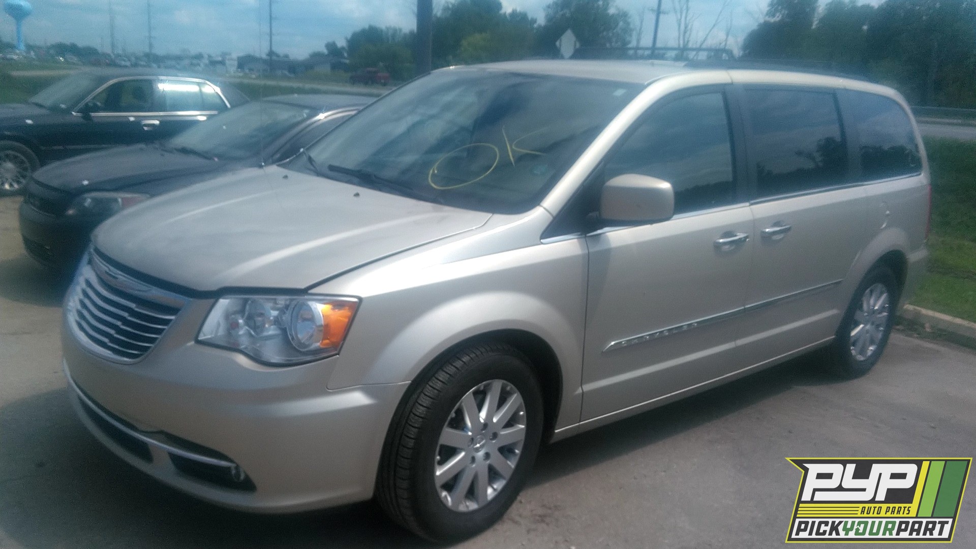 2015 CHRYSLER TOWN & COUNTRY partes disponibles