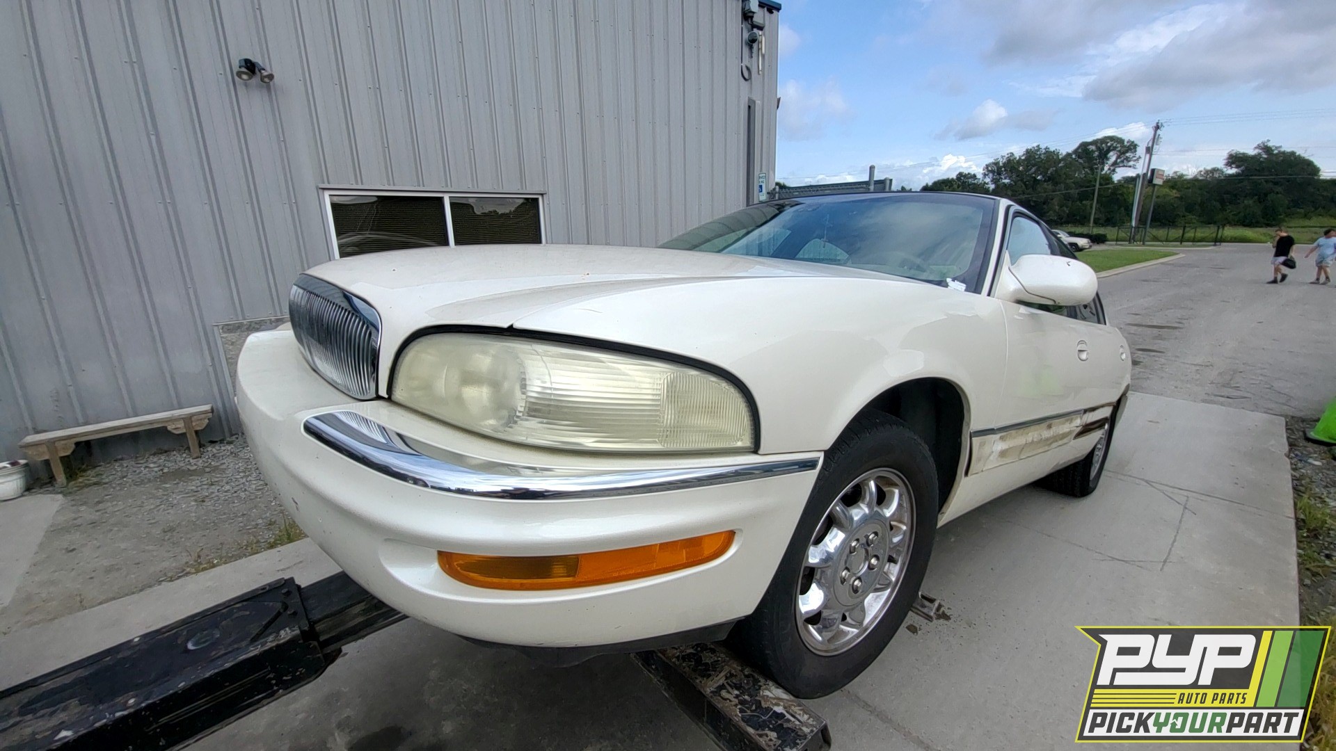 2002 BUICK PARK AVENUE available for parts