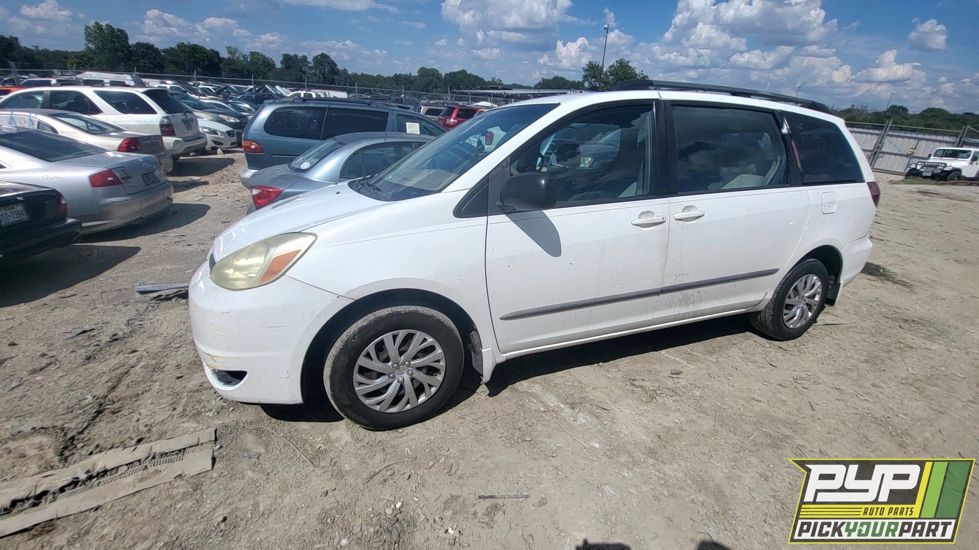 2004 TOYOTA SIENNA partes disponibles