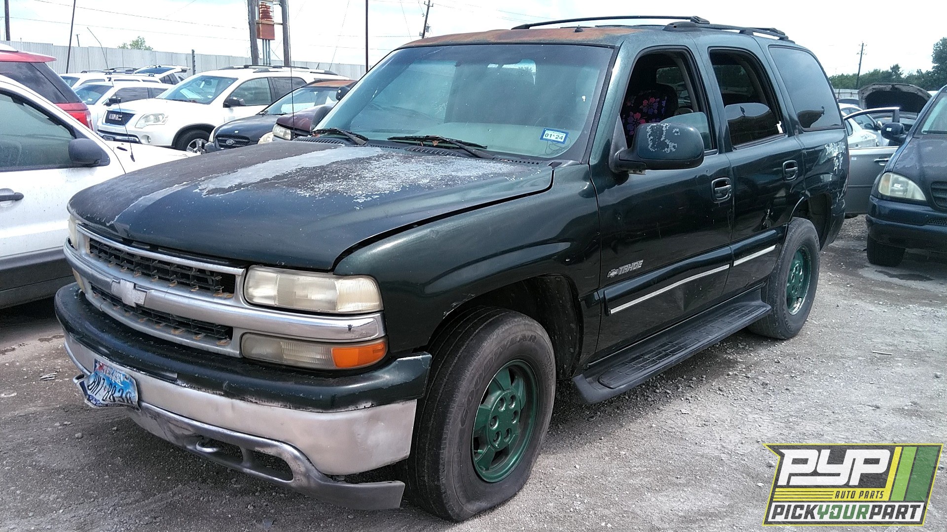 2002 CHEVROLET TAHOE available for parts