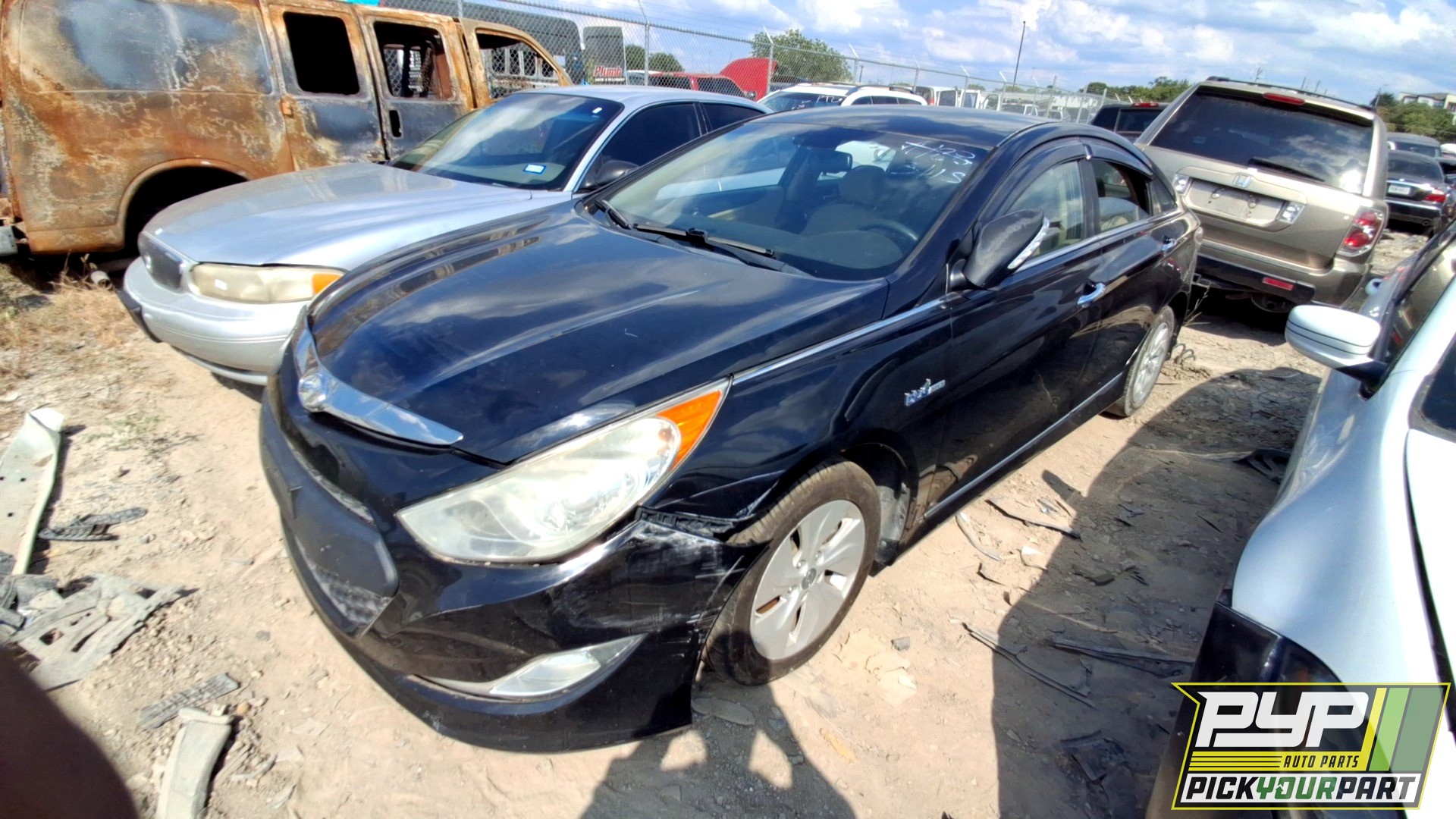 2014 HYUNDAI SONATA available for parts