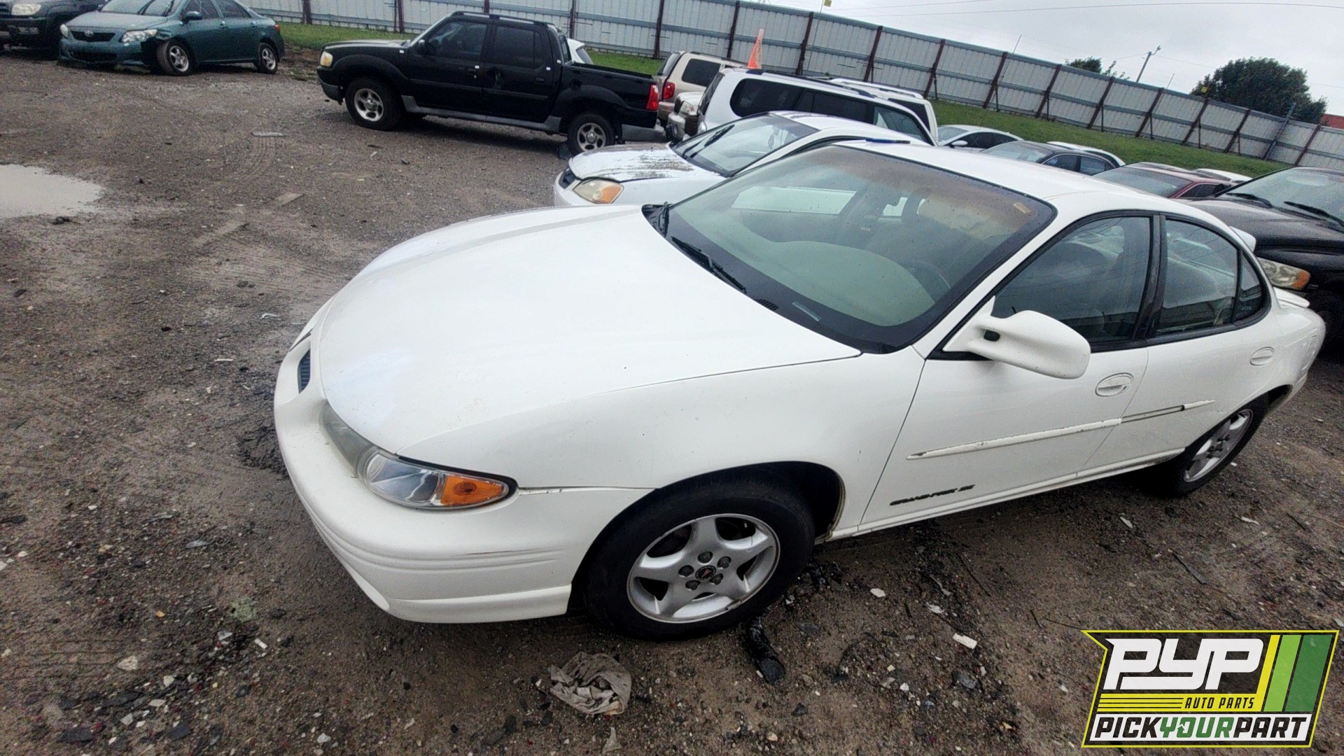2002 PONTIAC GRAND PRIX partes disponibles