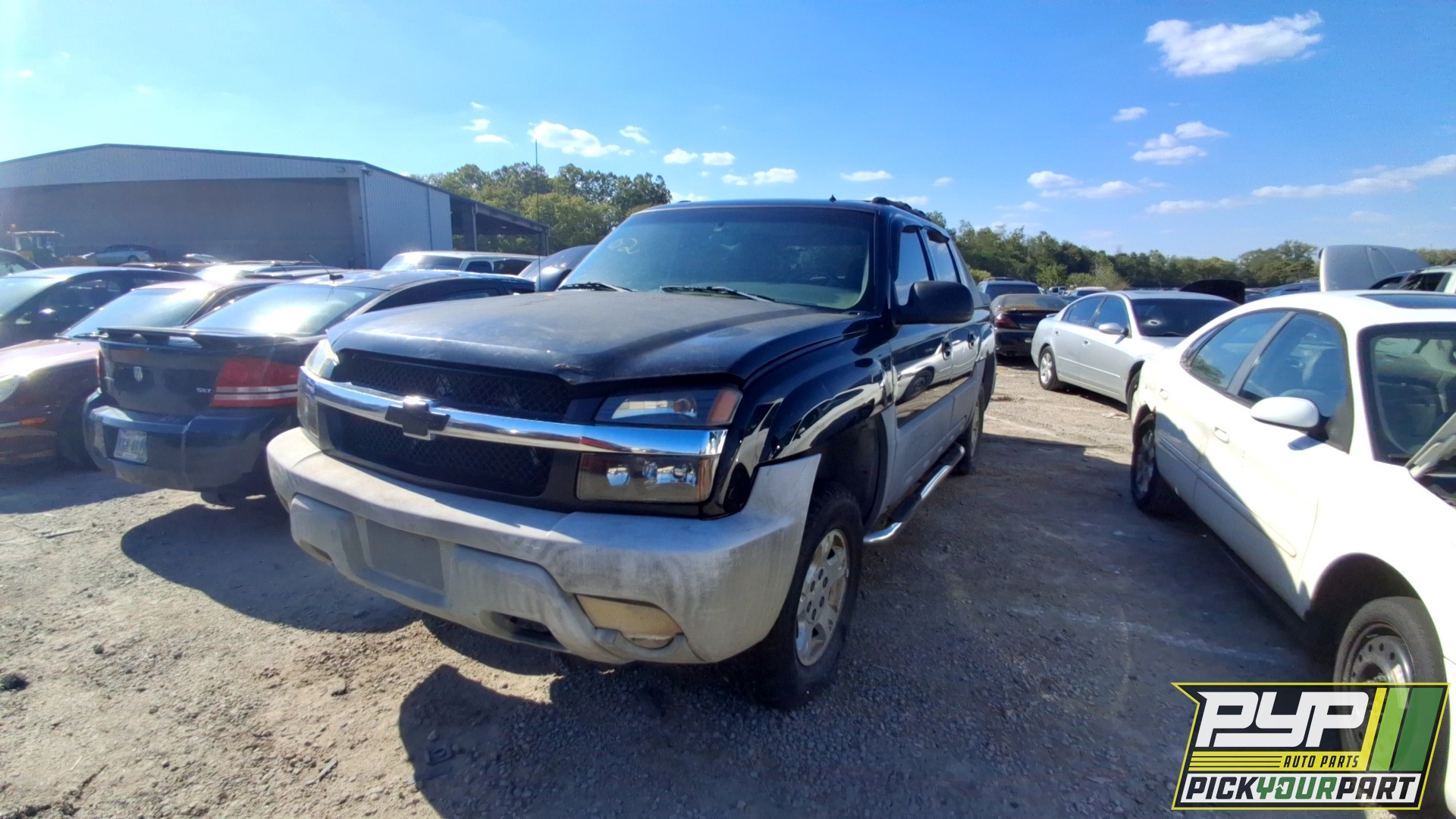 2002 CHEVROLET AVALANCHE 1500 available for parts