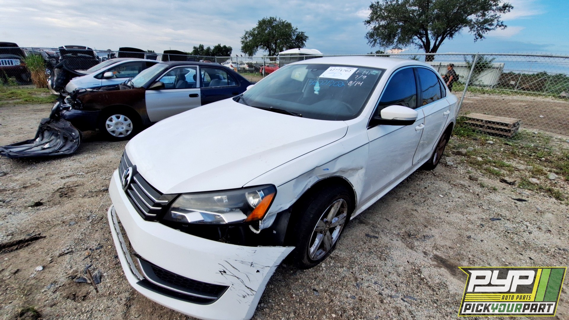 2014 VOLKSWAGEN PASSAT available for parts