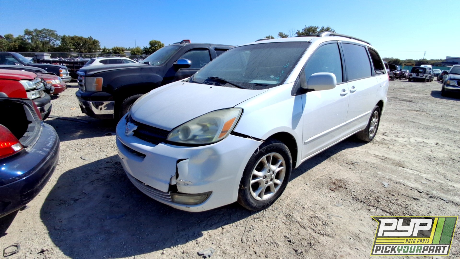 2004 TOYOTA SIENNA partes disponibles