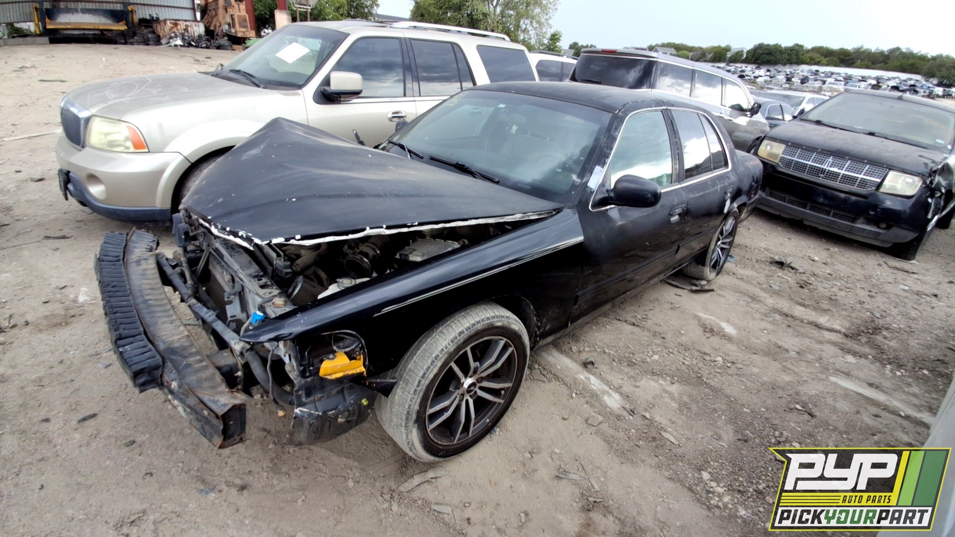 2010 FORD CROWN VICTORIA available for parts