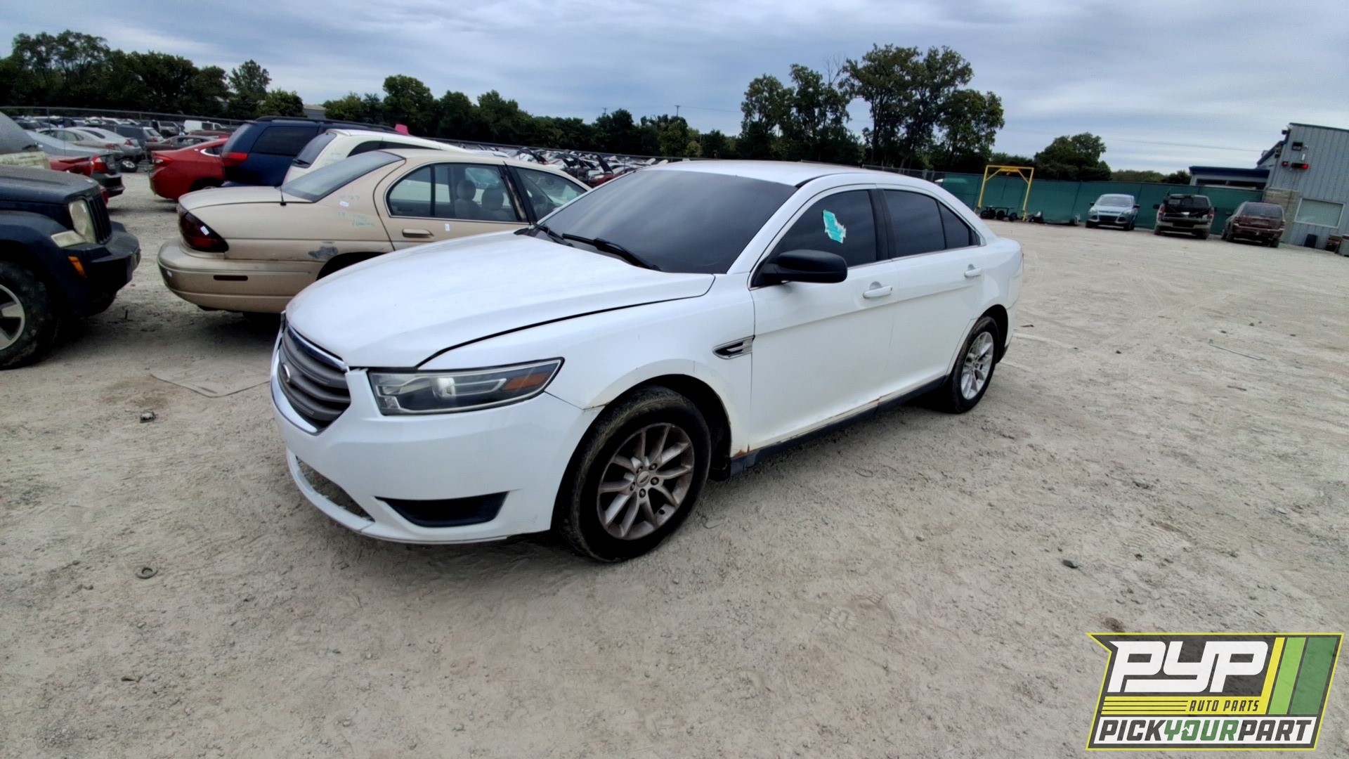 2014 FORD TAURUS available for parts