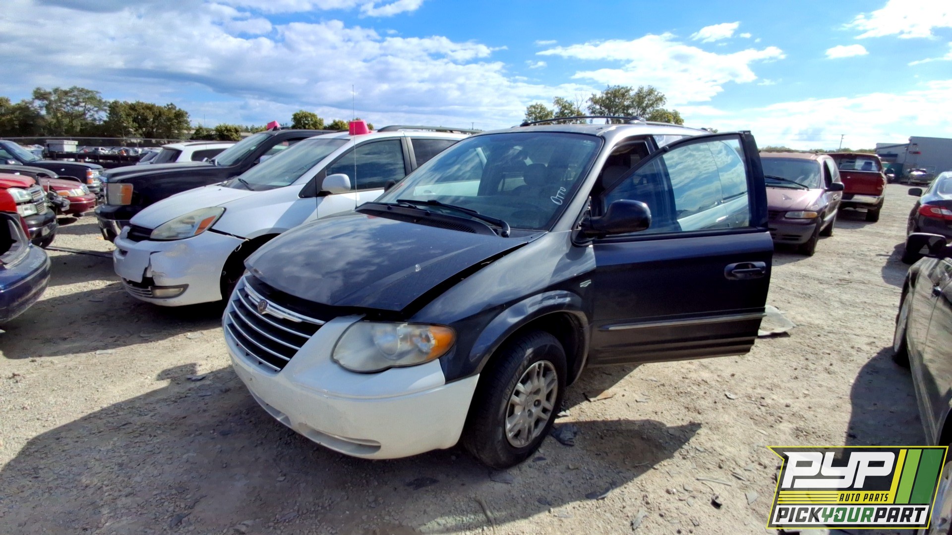 2004 CHRYSLER TOWN & COUNTRY available for parts