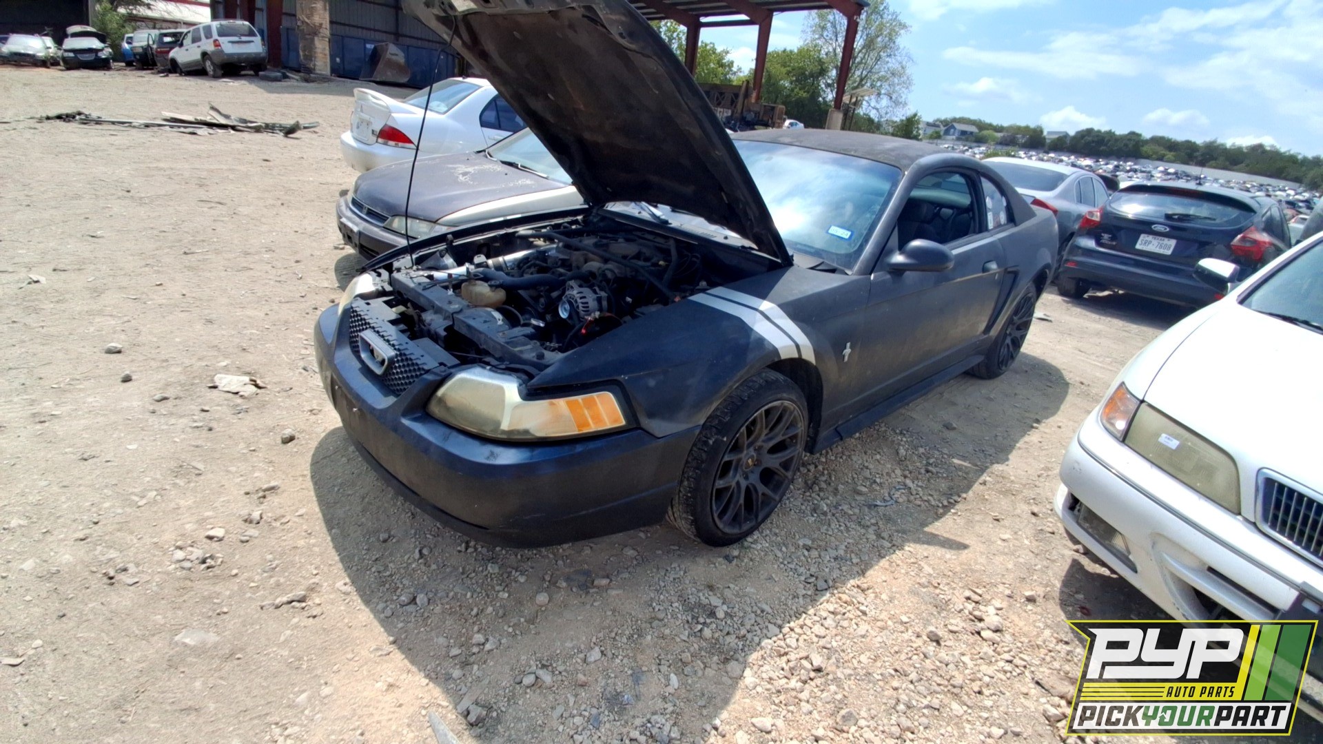 2001 FORD MUSTANG available for parts