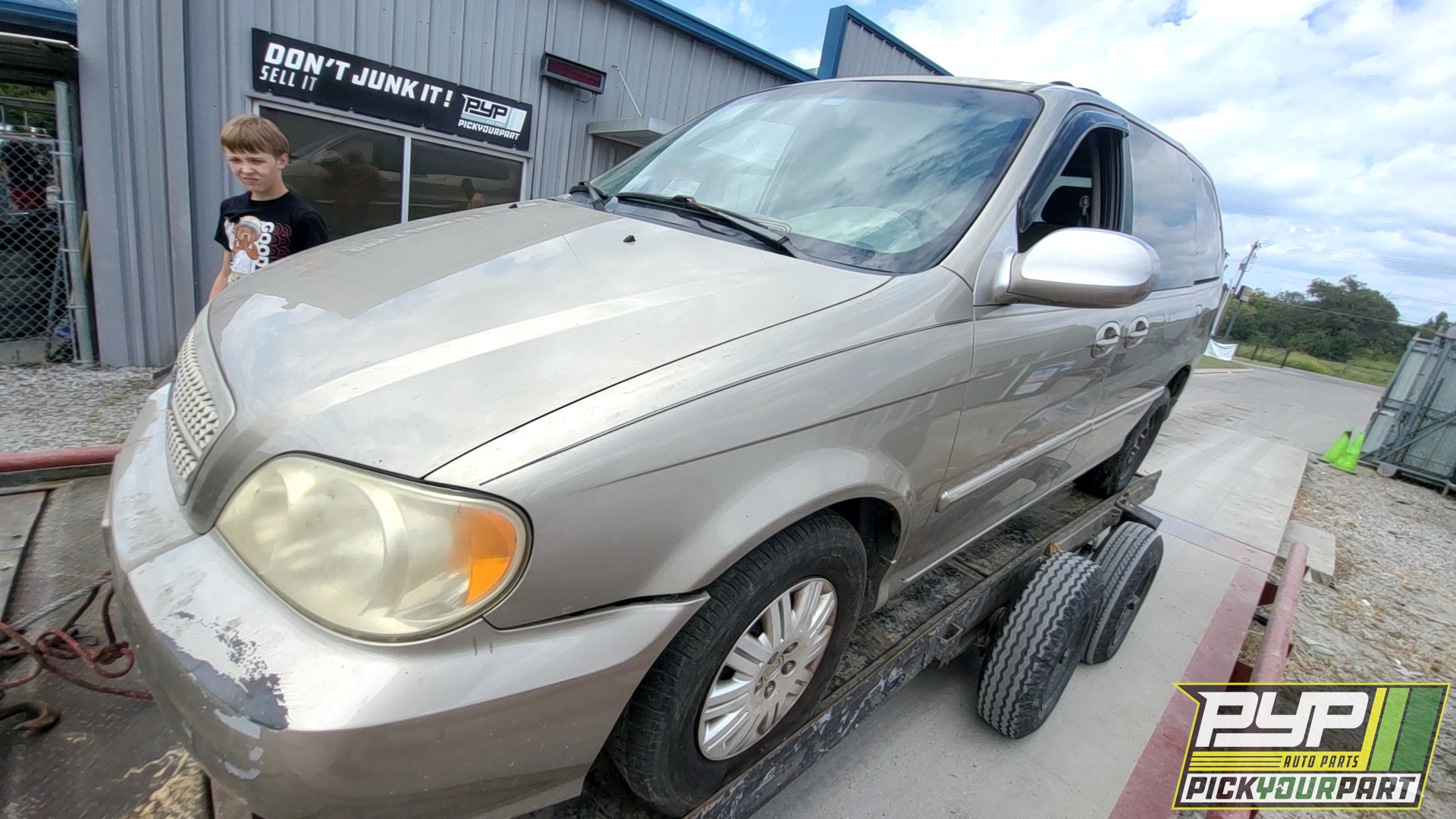 2005 KIA SEDONA available for parts