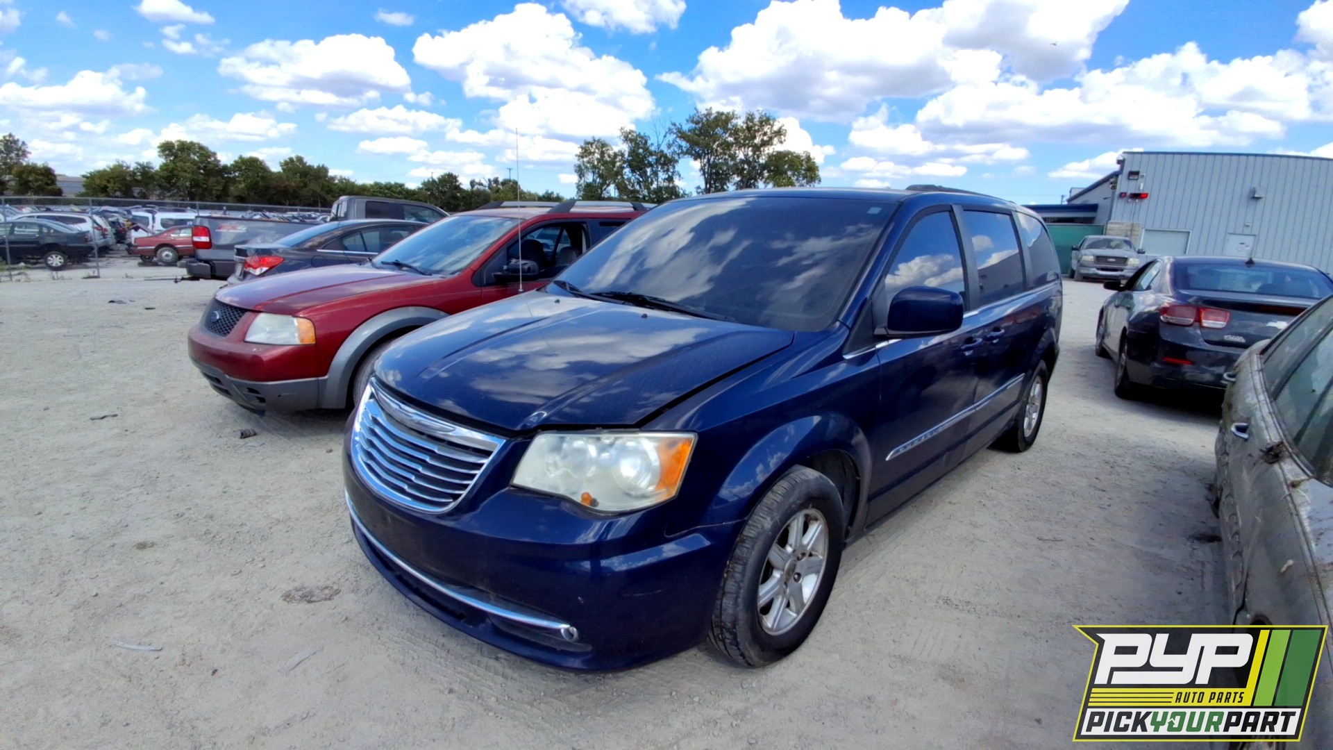 2012 CHRYSLER TOWN & COUNTRY partes disponibles