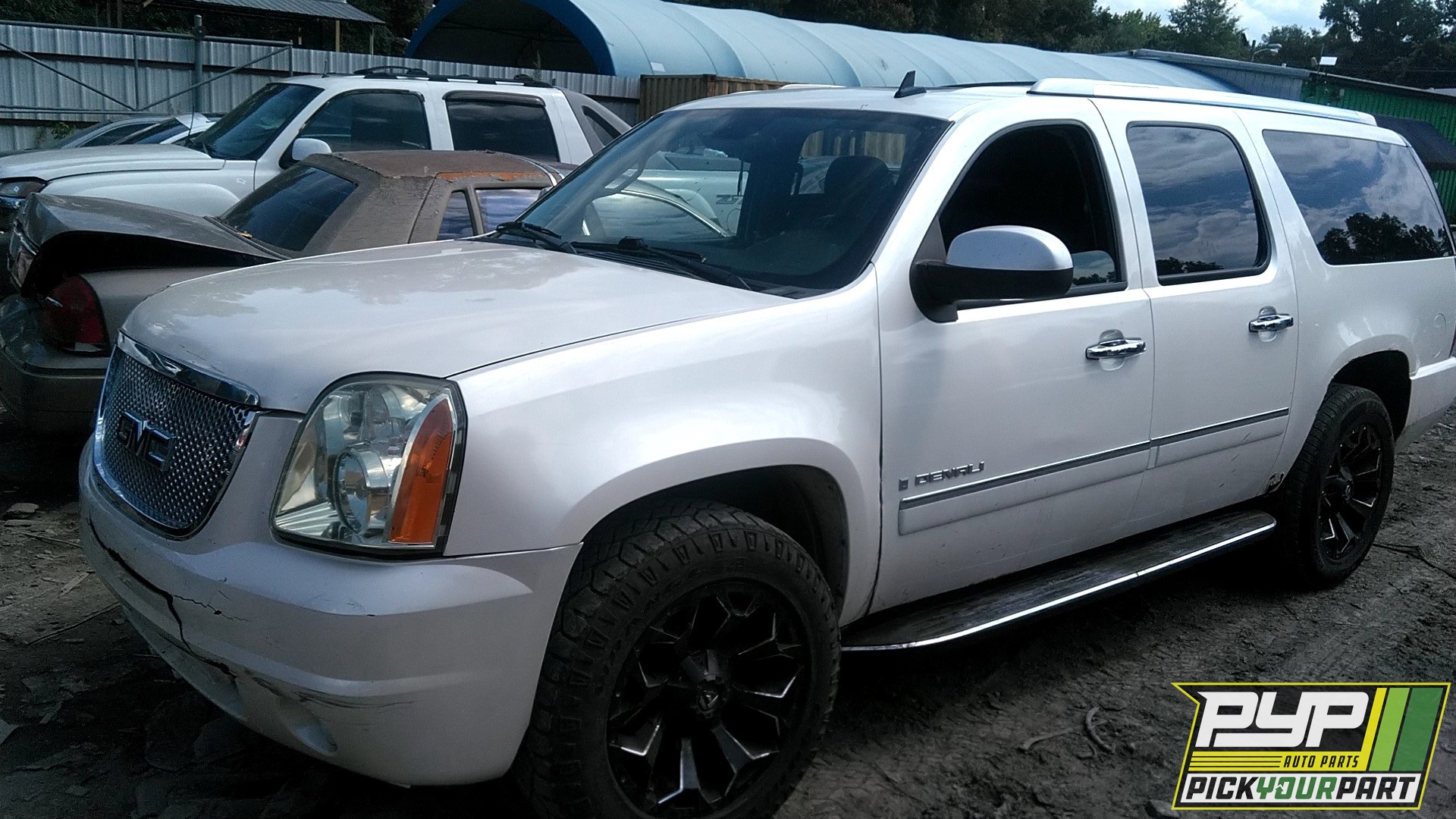 2009 GMC YUKON XL 1500 partes disponibles