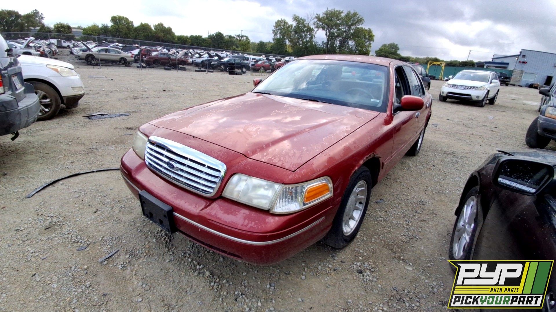 2000 FORD CROWN VICTORIA available for parts