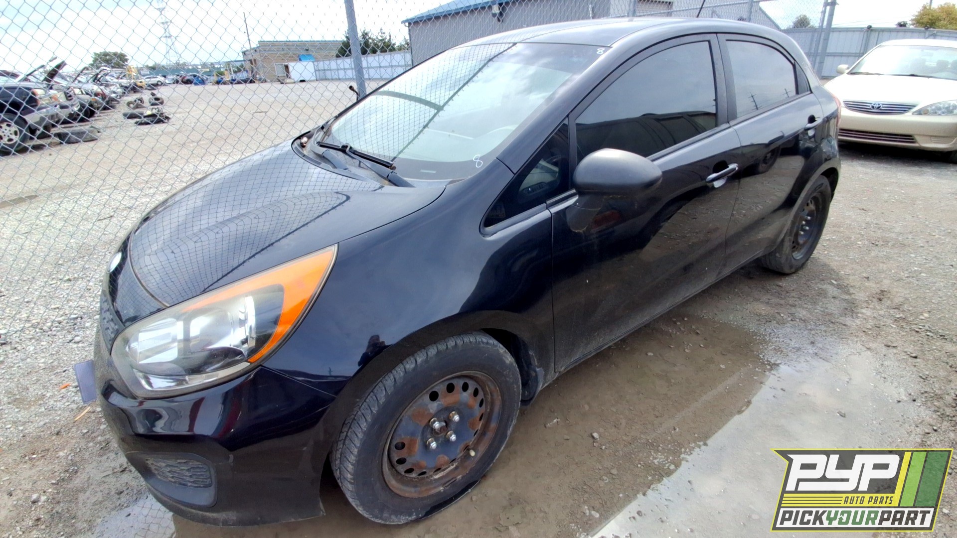 2013 KIA RIO partes disponibles