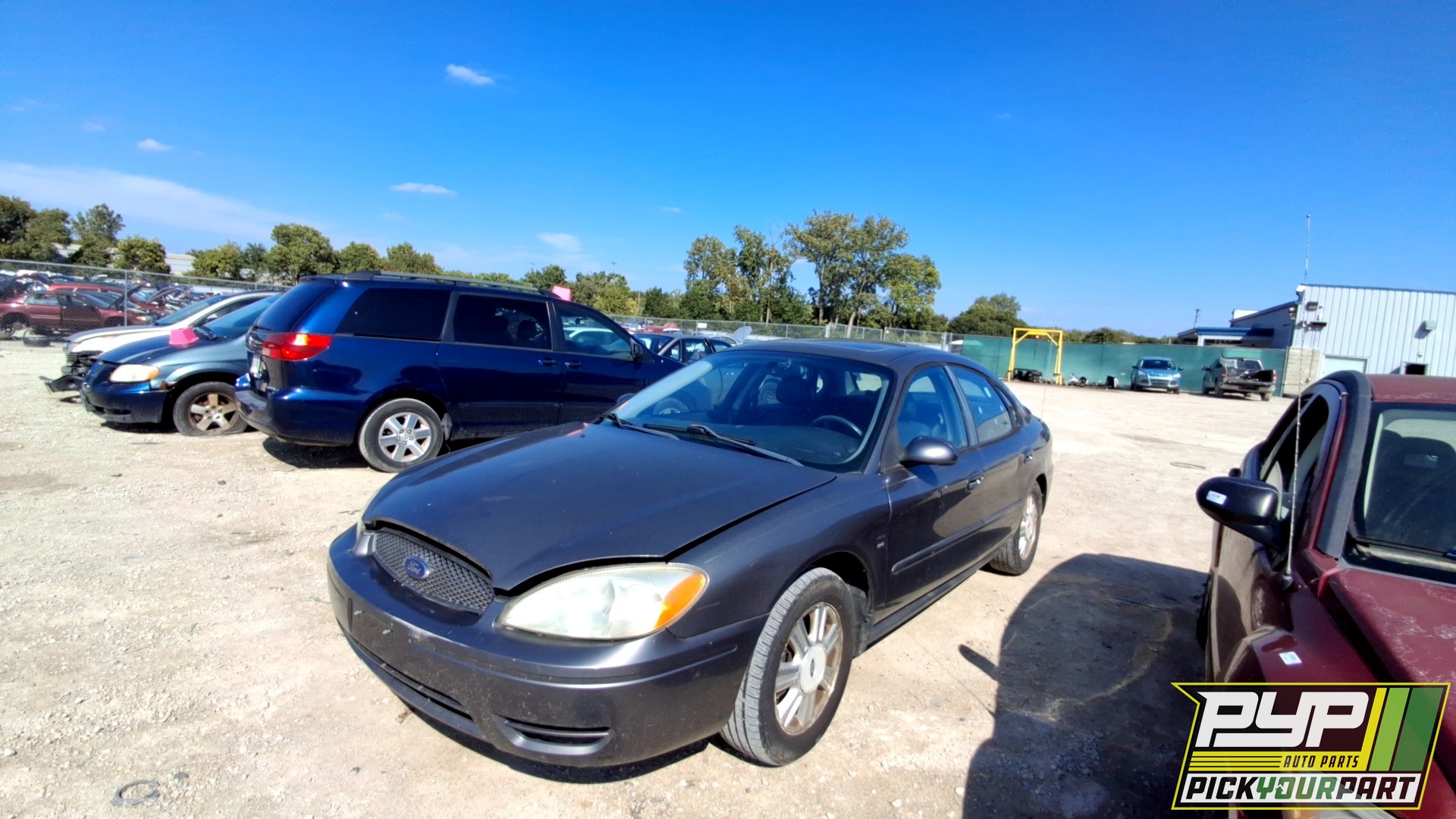 2004 FORD TAURUS available for parts