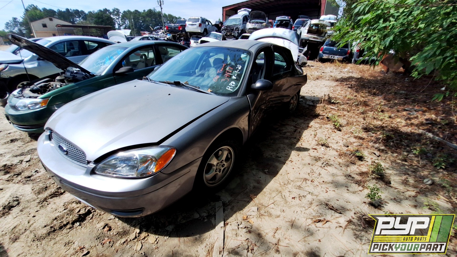 2006 FORD TAURUS available for parts