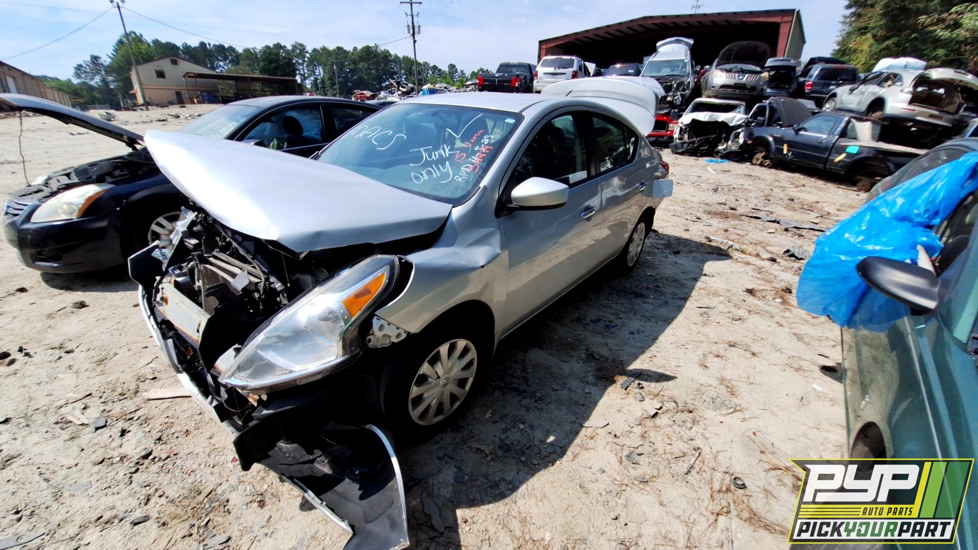 2015 NISSAN VERSA partes disponibles