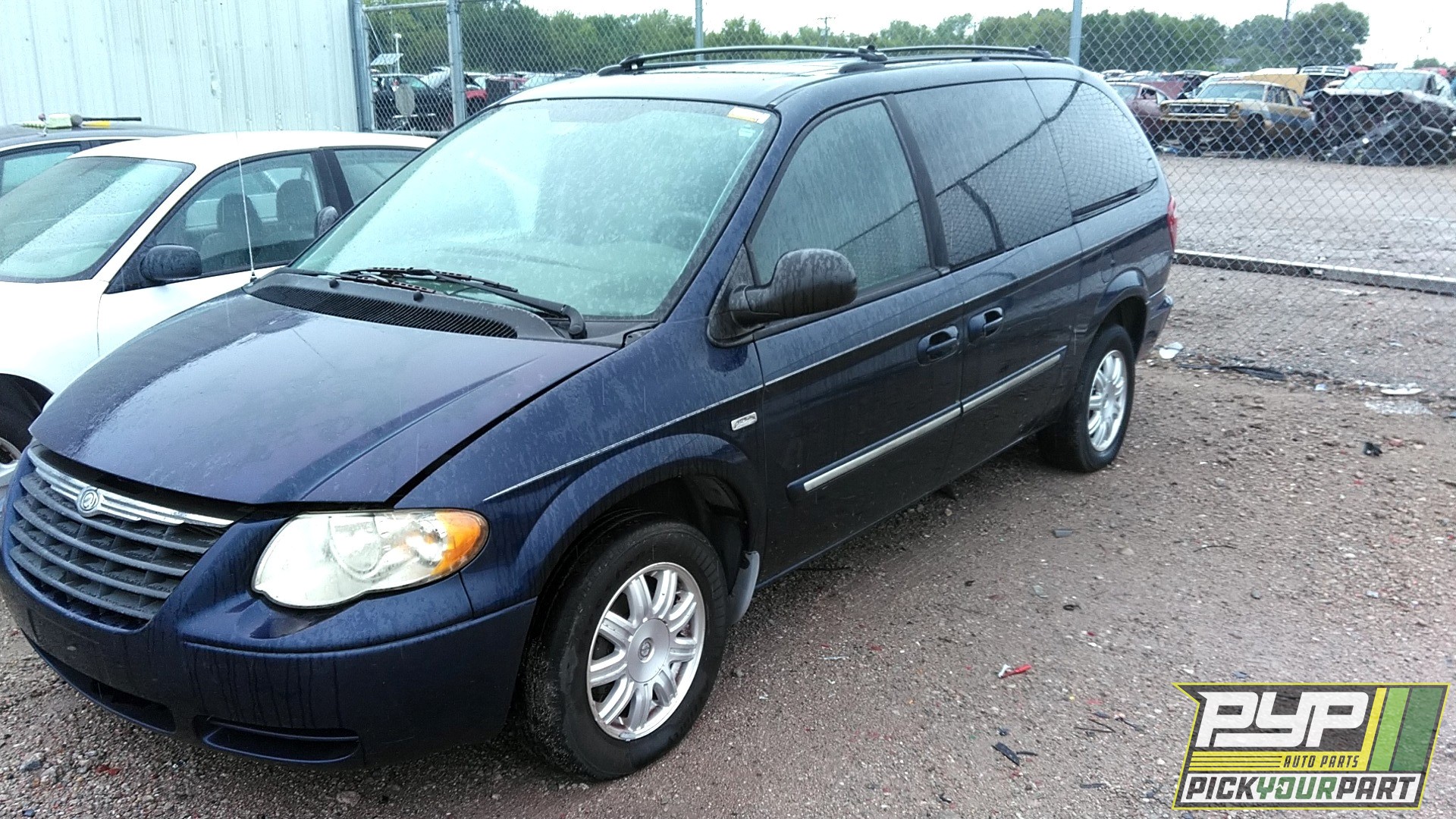 2005 CHRYSLER TOWN & COUNTRY available for parts