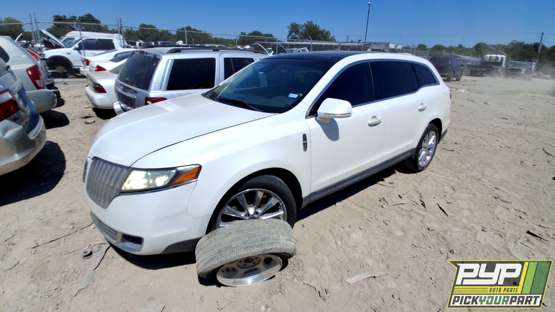 2012 LINCOLN MKT available for parts
