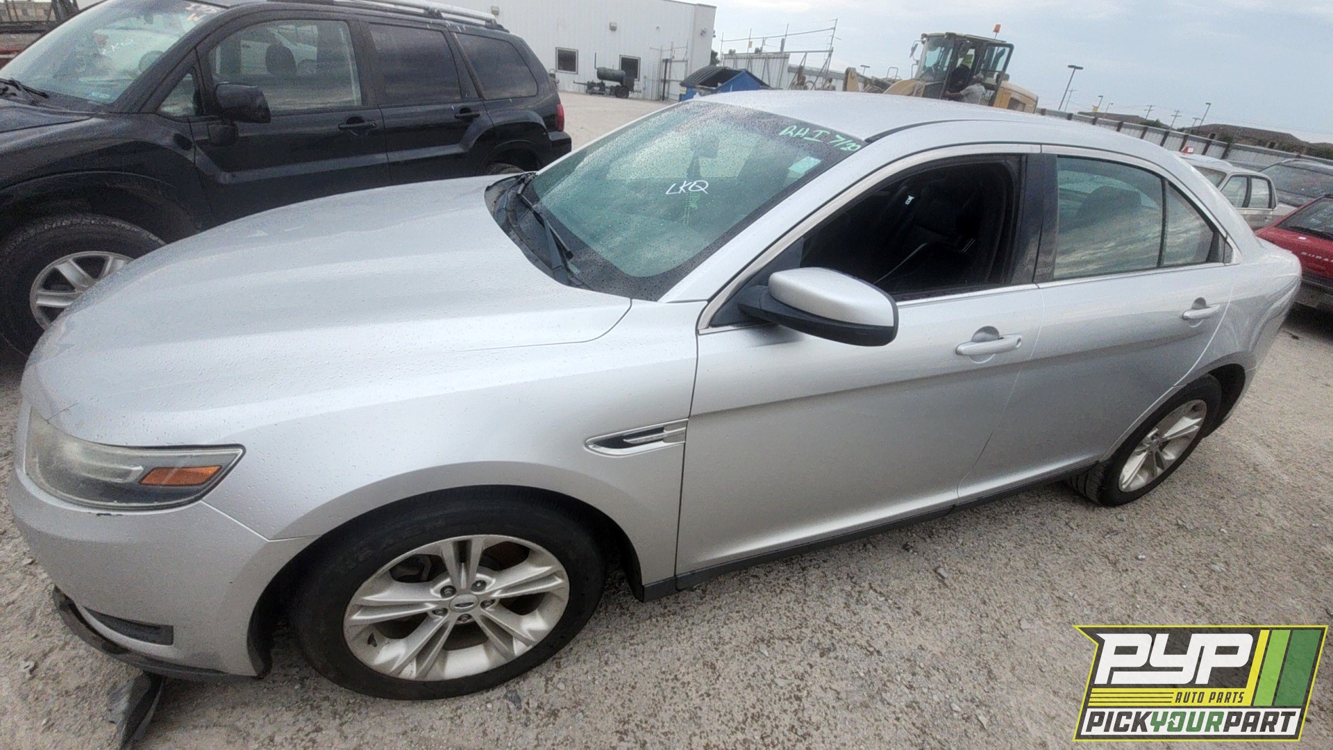 2013 FORD TAURUS available for parts