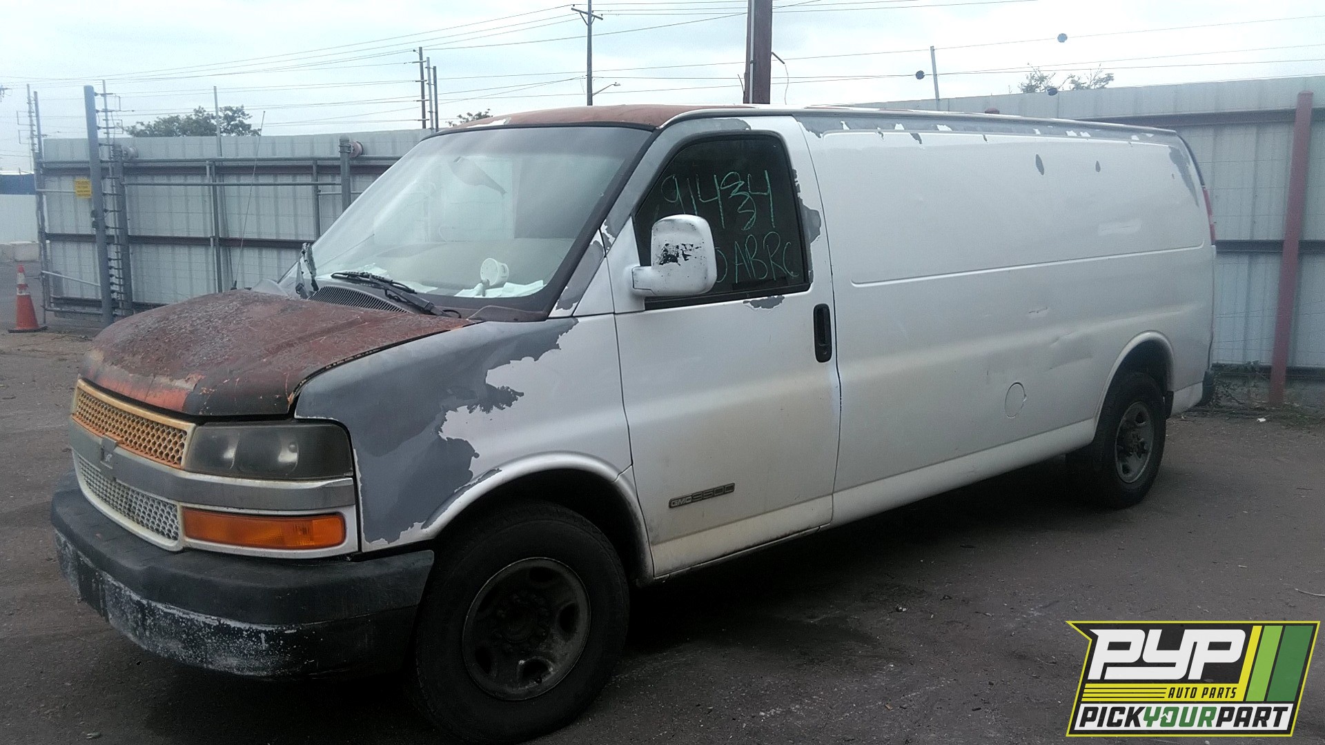 2003 GMC SAVANA 3500 partes disponibles