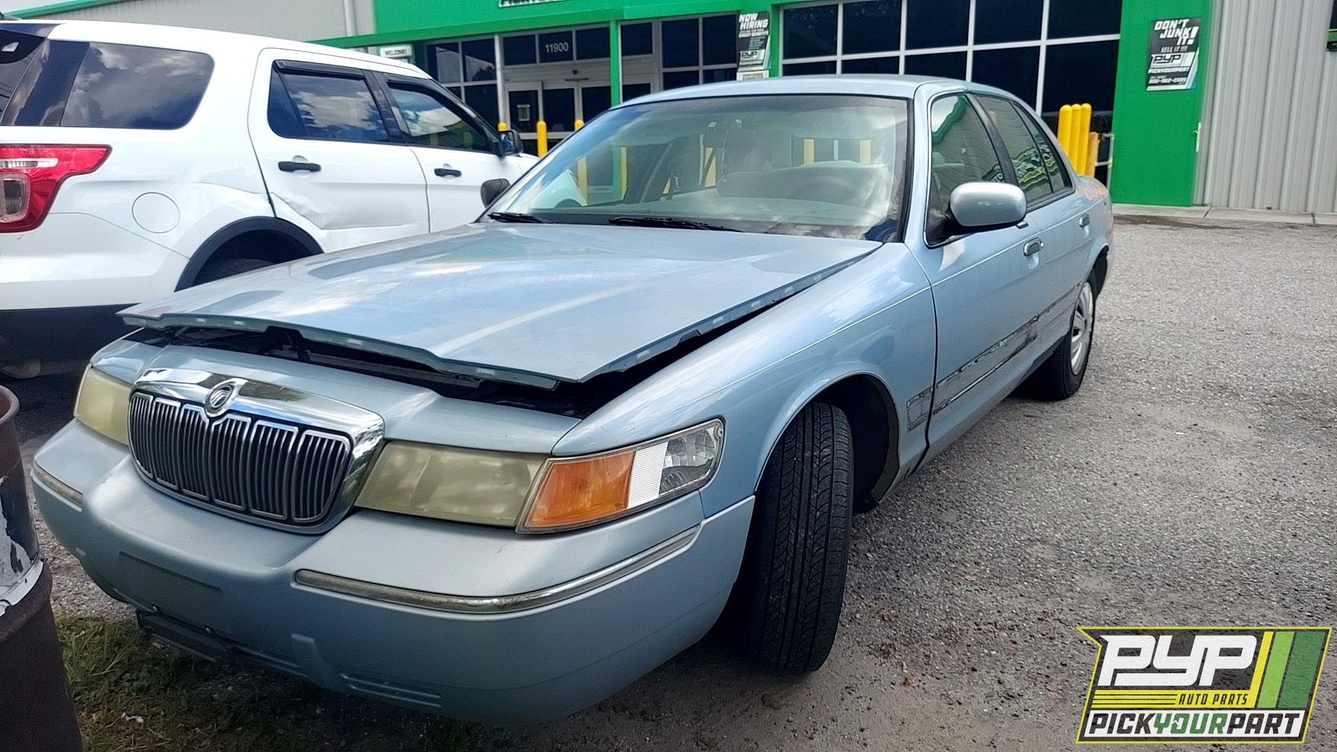 2002 MERCURY GRAND MARQUIS available for parts