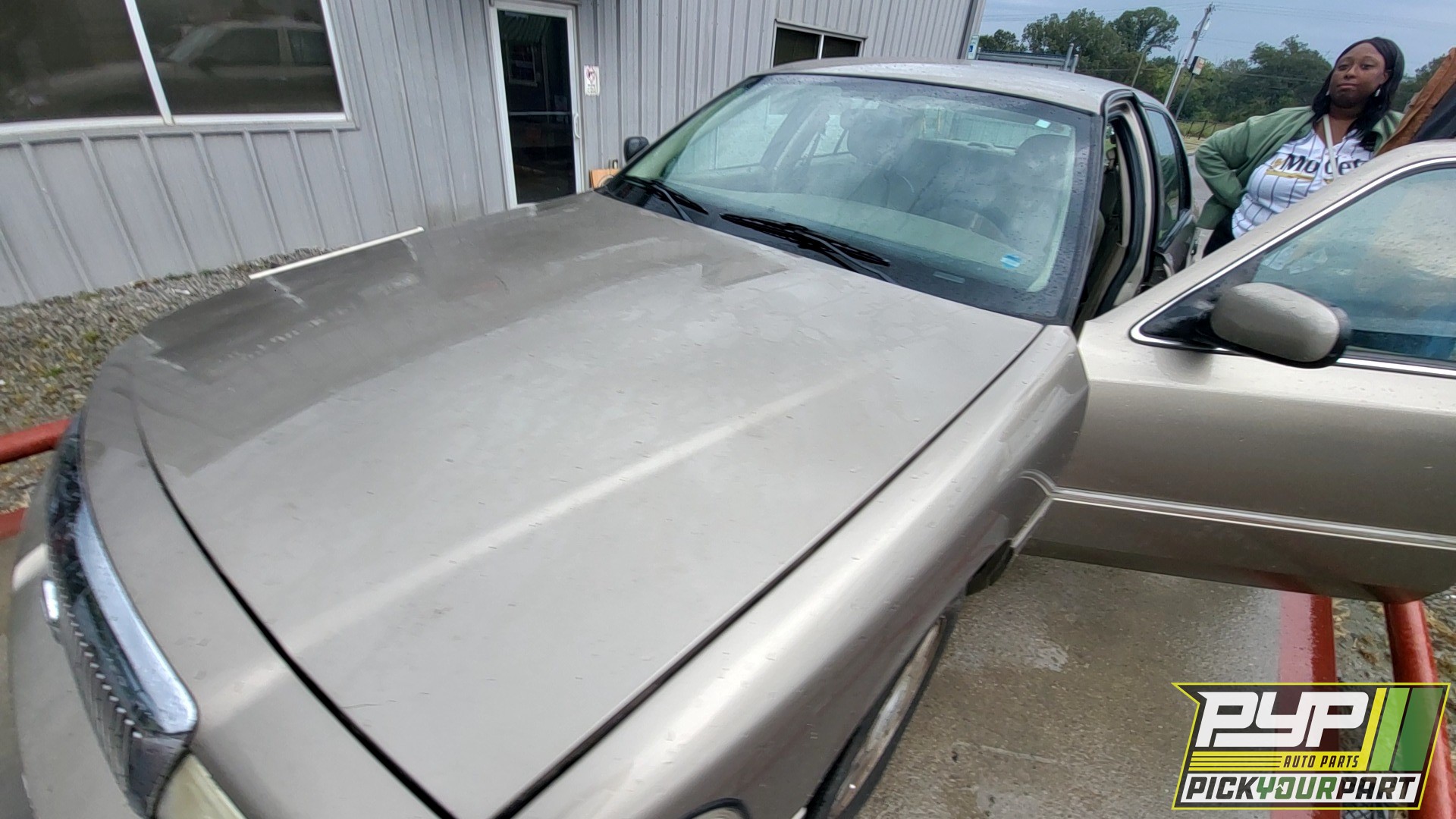 2004 MERCURY GRAND MARQUIS available for parts