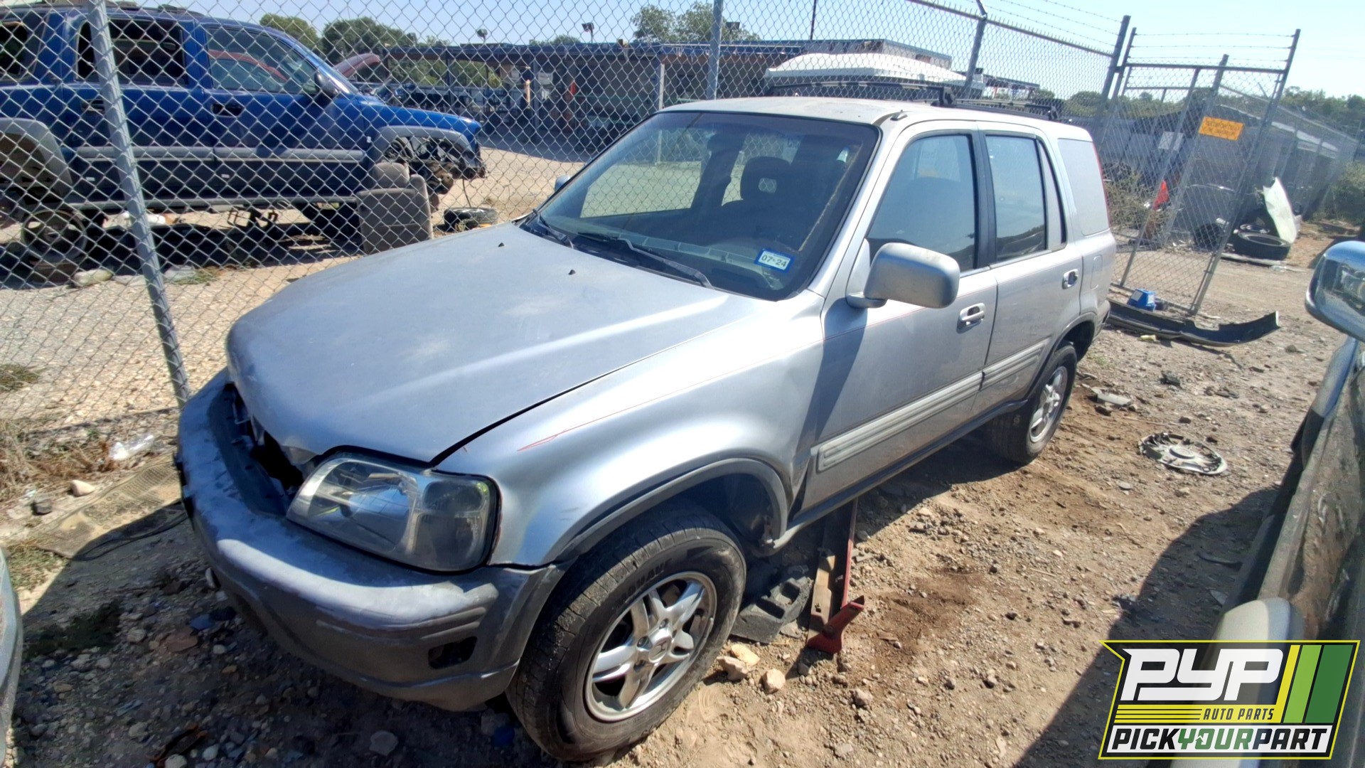 2001 HONDA CR-V available for parts