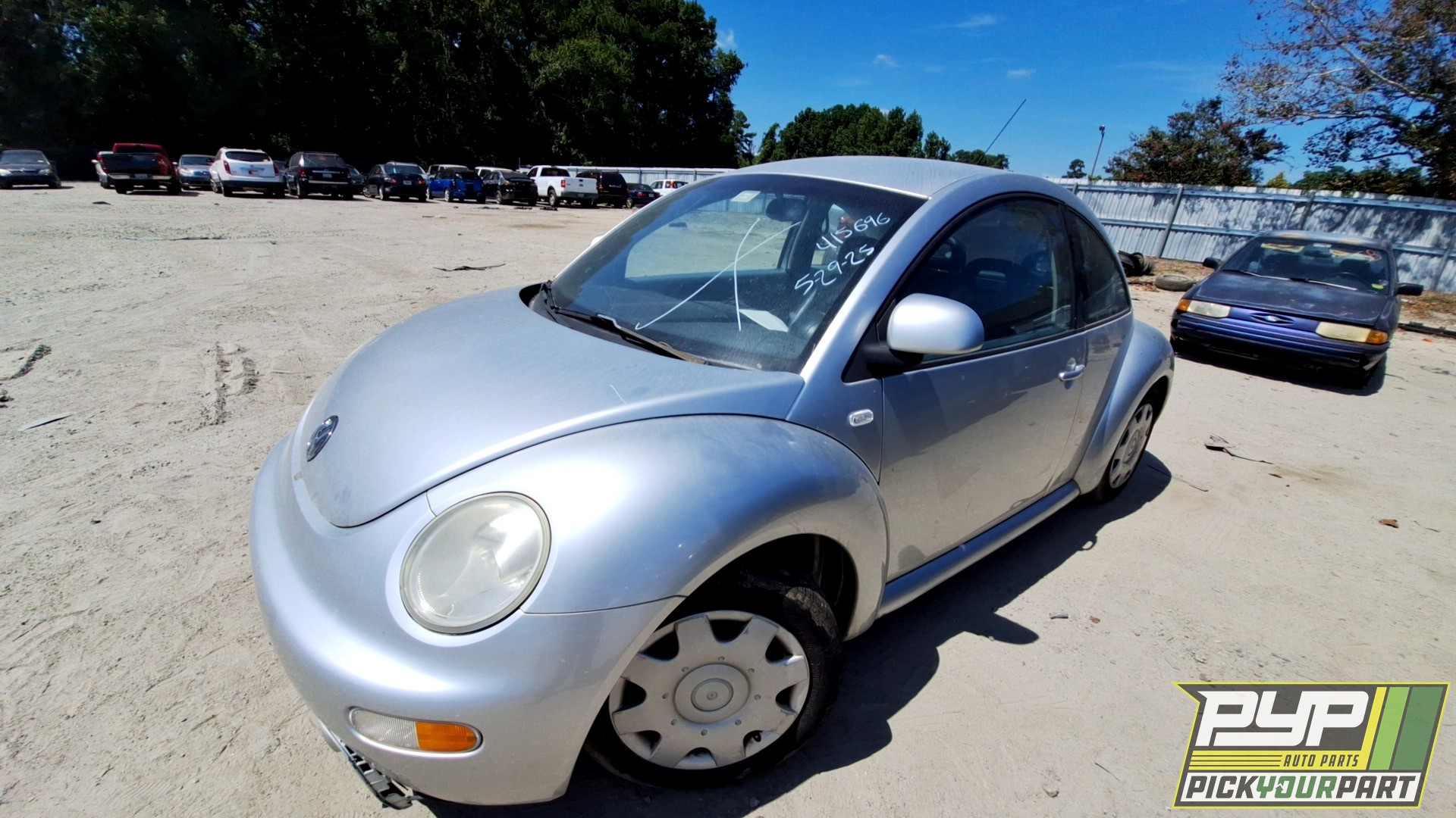 2000 VOLKSWAGEN BEETLE available for parts