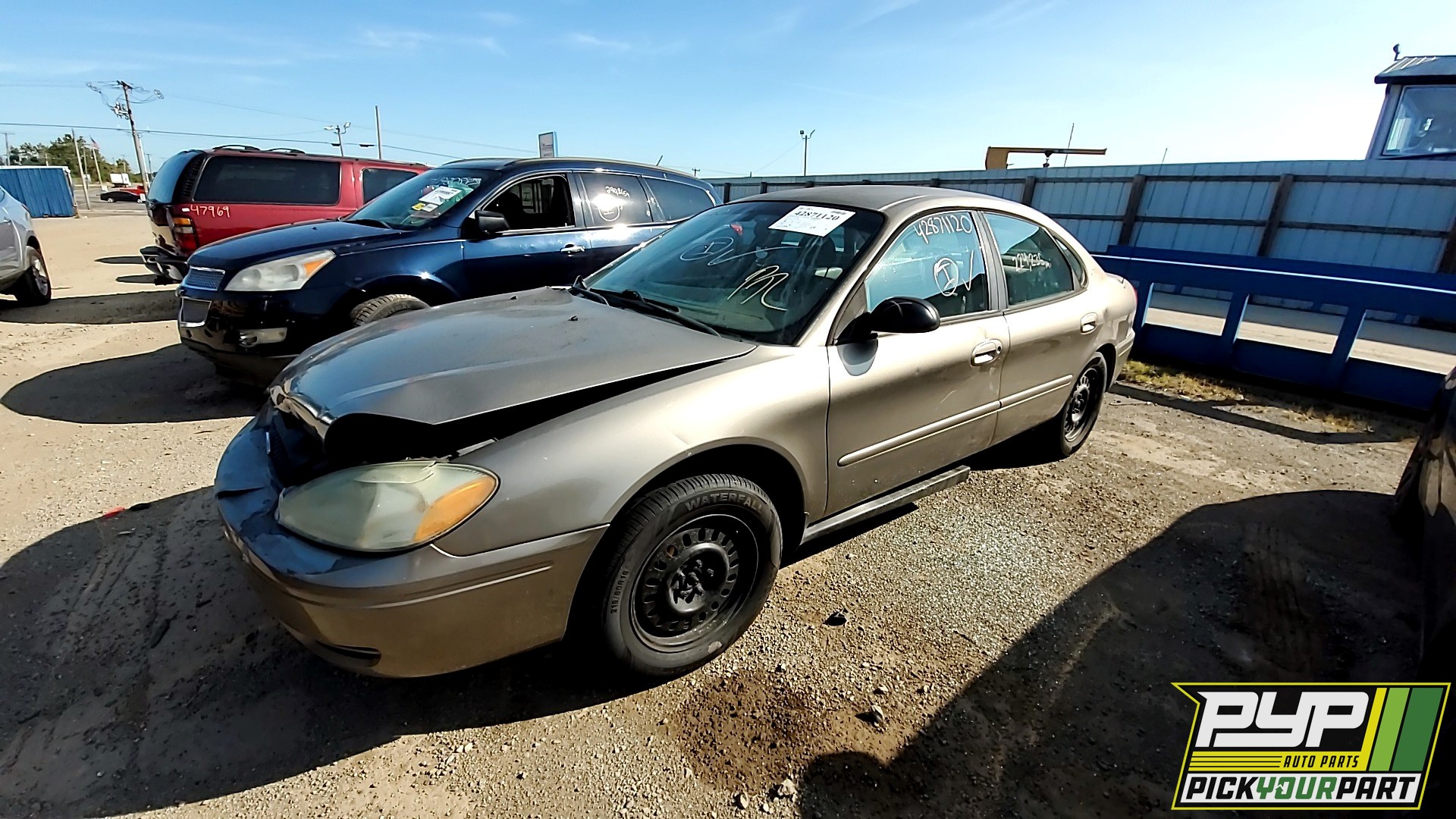 2005 FORD TAURUS available for parts