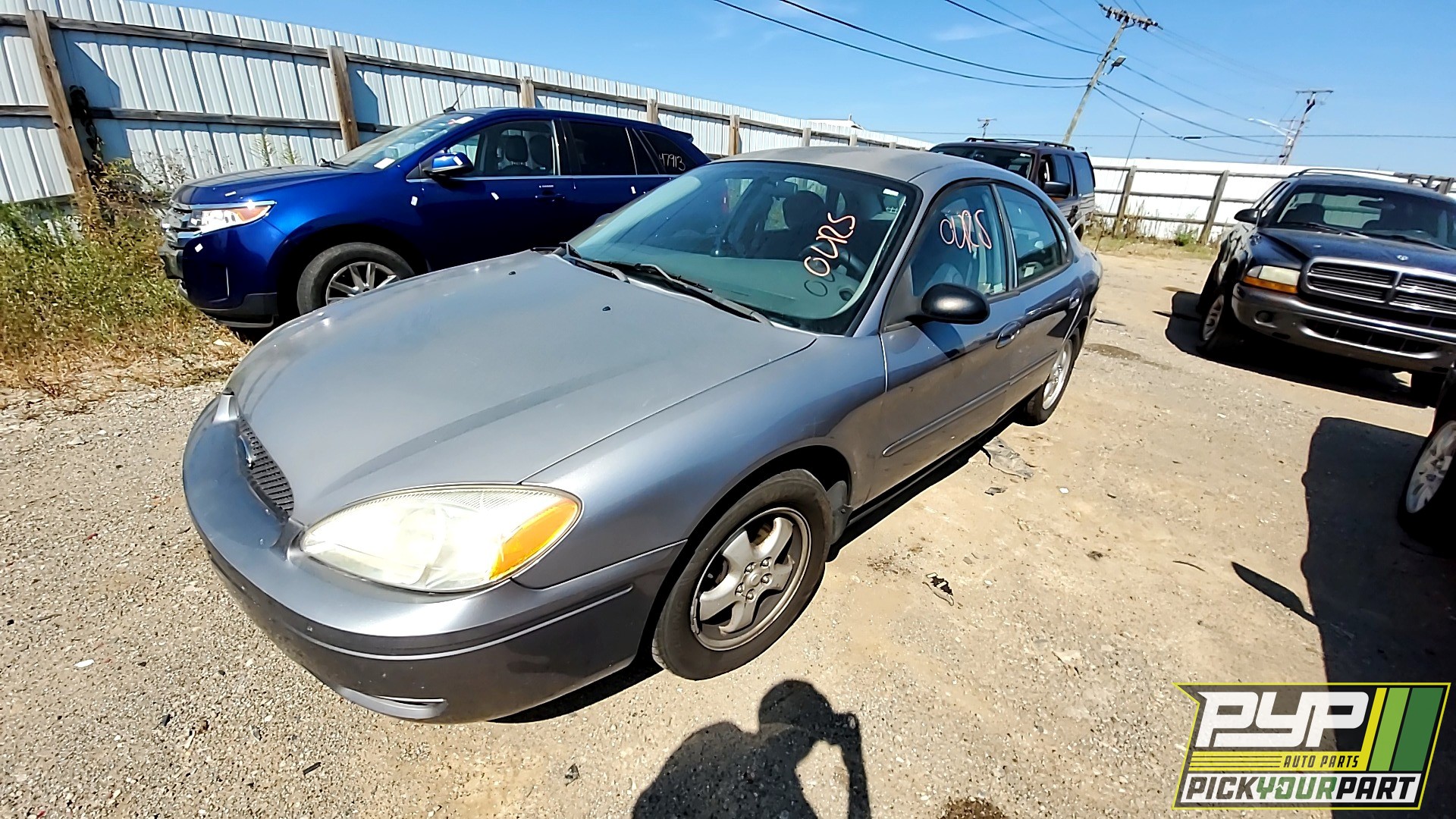 2006 FORD TAURUS available for parts