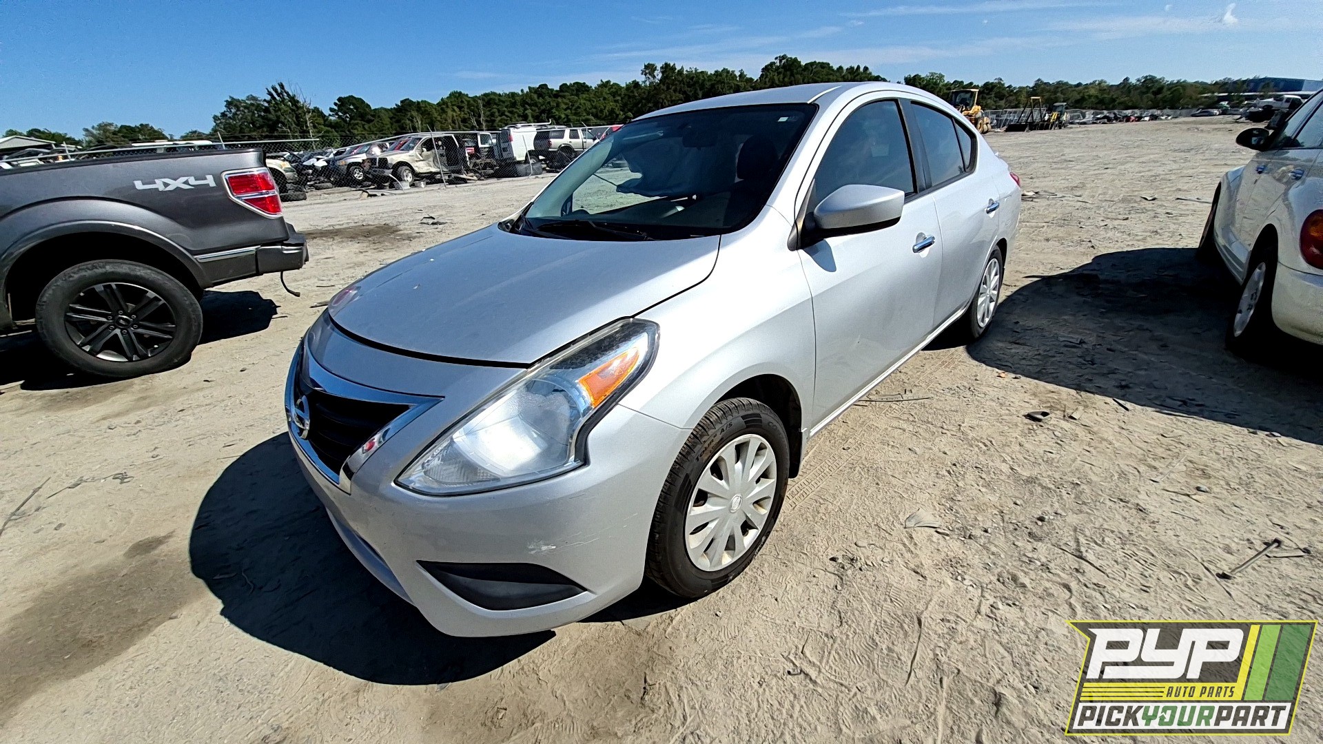 2015 NISSAN VERSA partes disponibles