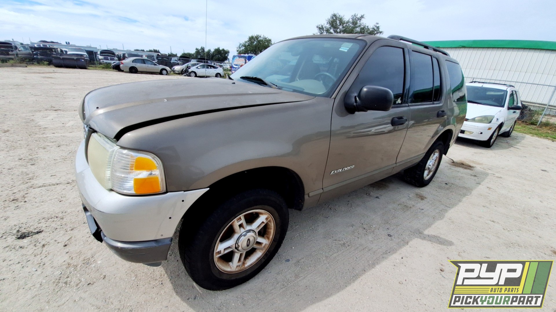 2004 FORD EXPLORER available for parts